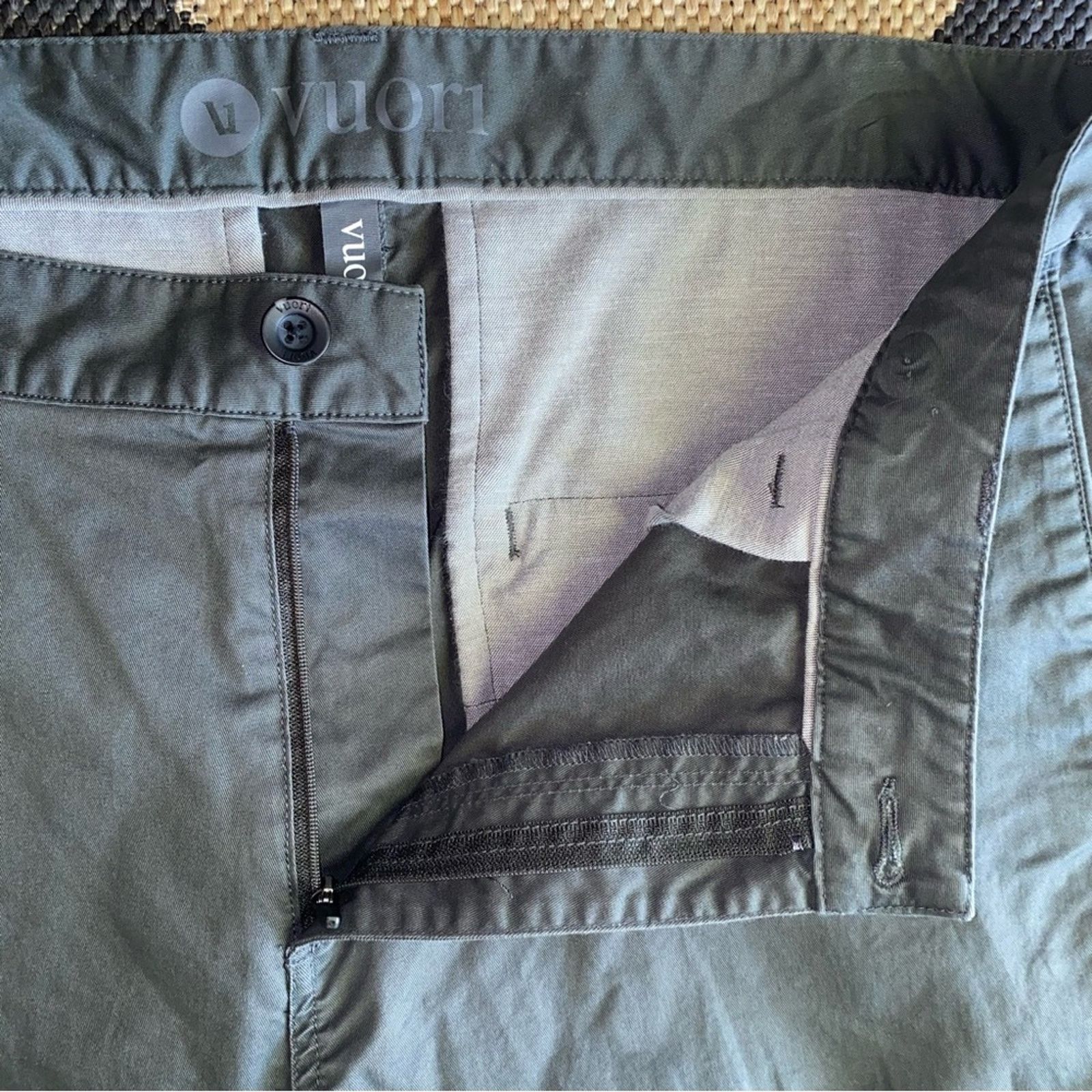 Vuori Vuori $128 433 Chino Pants Mens 36x32 Olive Slim Performance Size US 36 / EU 52 - 11 Thumbnail