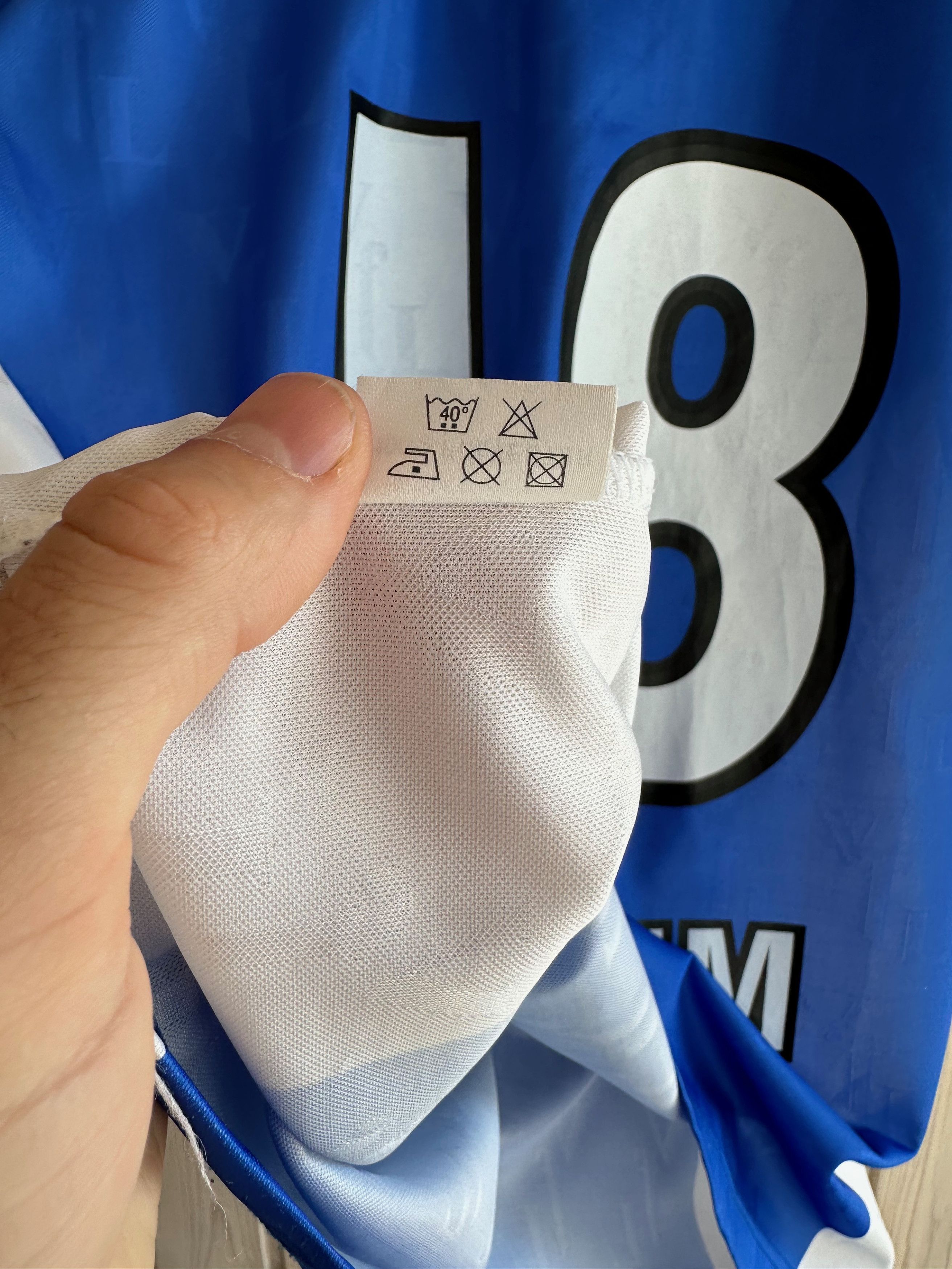 Globe-Trotter 2000 BOCHUM Away # 18 MARIC soccer football jerseys Size US S / EU 44-46 / 1 - 14 Thumbnail