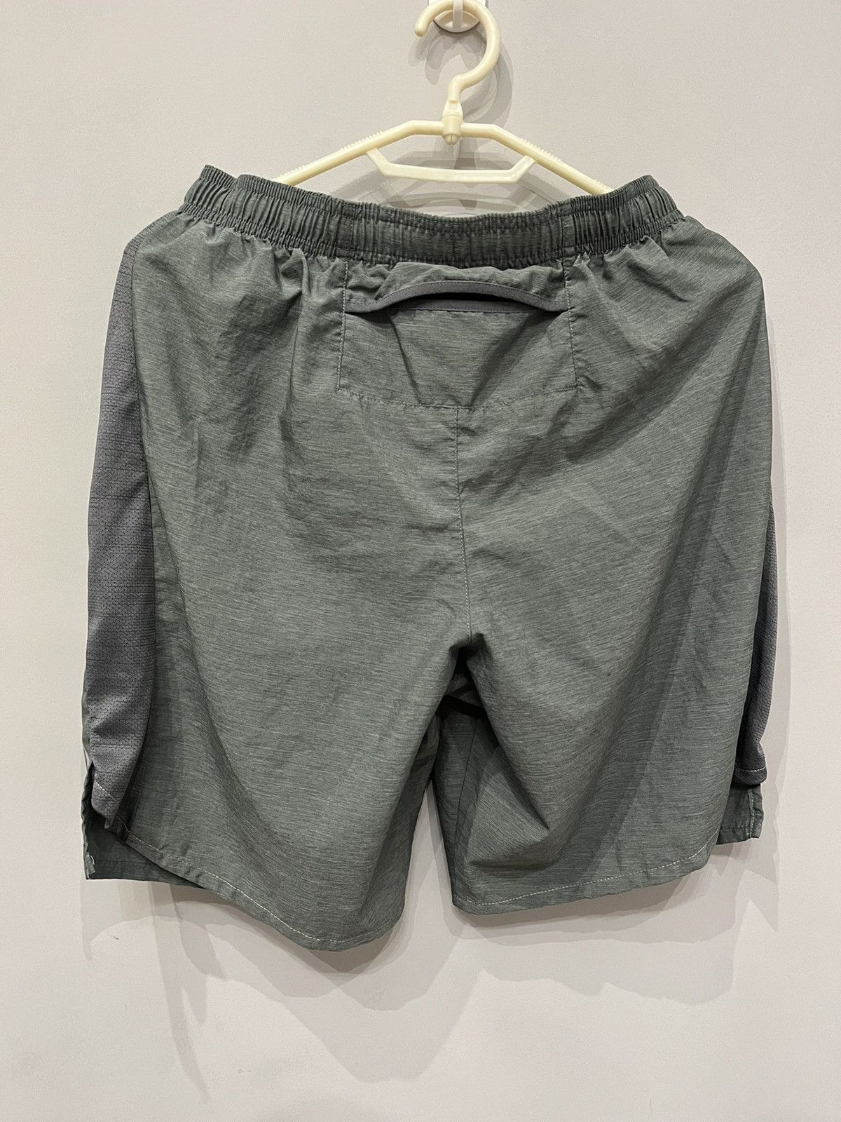 Nike Nike dri fit sport shorts nylon size M Size US 30 / EU 46 - 6 Thumbnail