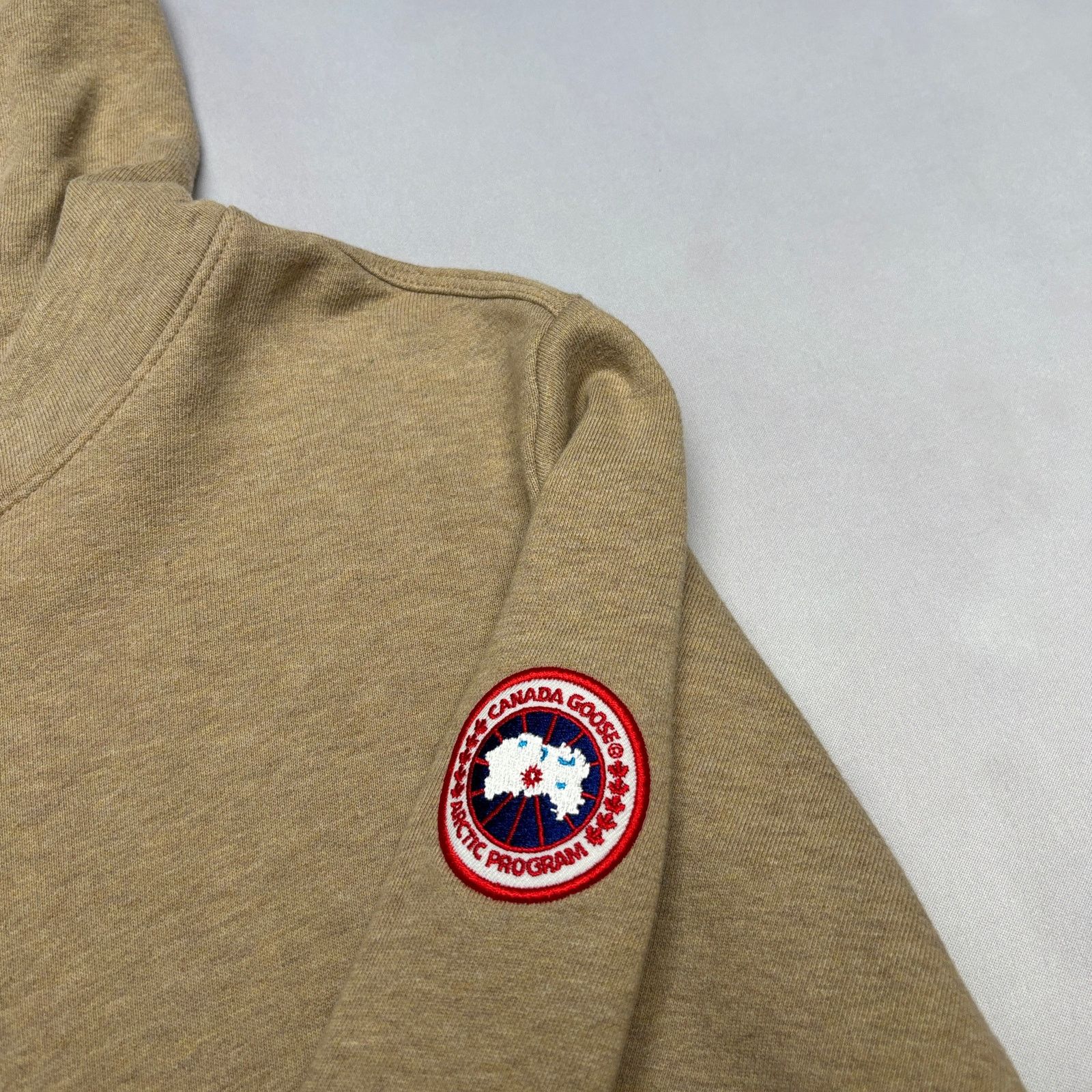 Canada Goose Canada Goose Arctic Logo Patch Hoodie Large Made in Italy Size US L / EU 52-54 / 3 - 3 Thumbnail