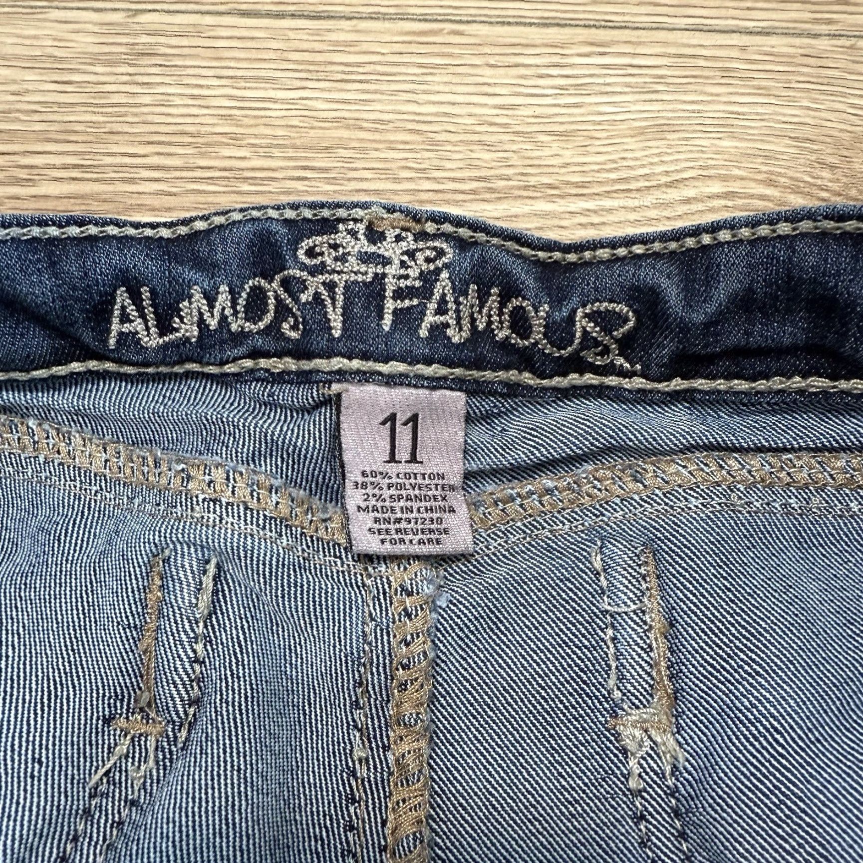 Almost Famous VINTAGE Almost Famous Women’s Jeans Denim Straight Low Rise Blue 11 Juniors Cotton Blend Size 32" / US 10 / IT 46 - 2 Thumbnail