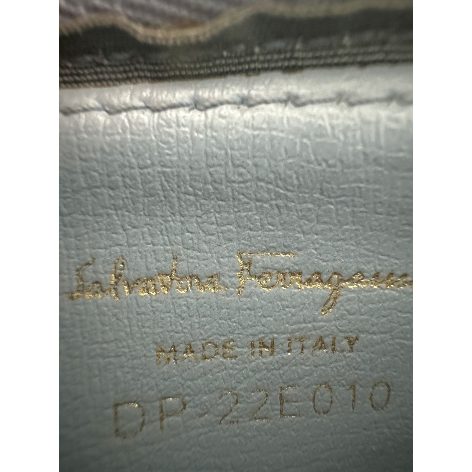 Salvatore Ferragamo Ferragamo Powder Blue Bow Zippered Pouch Card Holder Size ONE SIZE - 3 Thumbnail