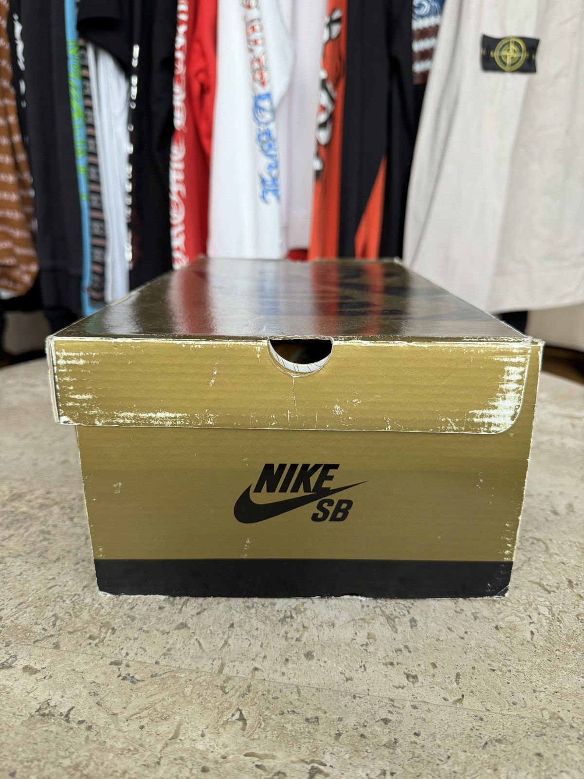 Nike SB Nike SB Dunk Low Newcastle Brown Ale Size US 10.5 / EU 43-44 - 22 Thumbnail