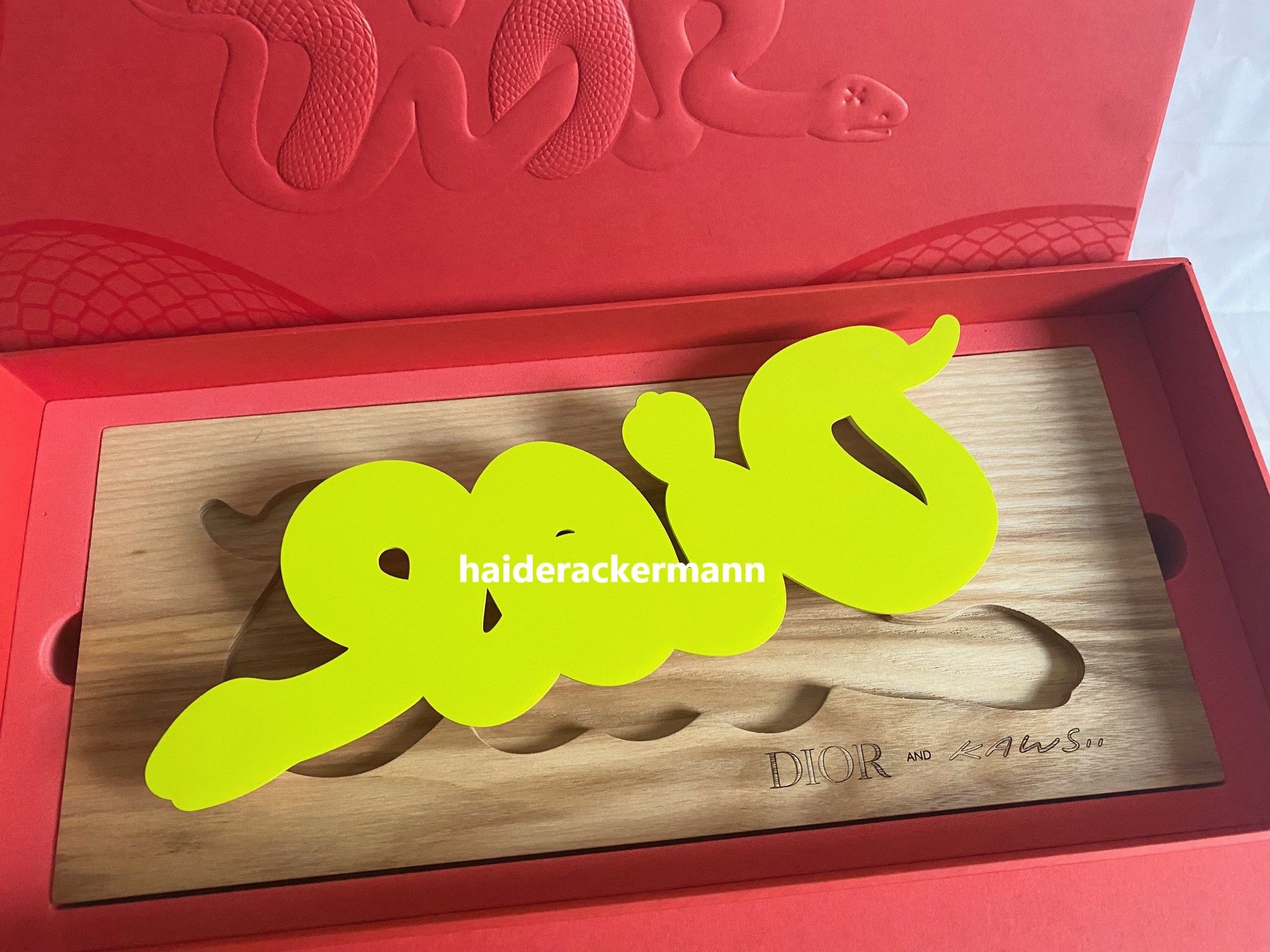 Dior × Kaws Dior X Kaws 2025 Chinese New Year snake wooden plate Size ONE SIZE - 5 Thumbnail