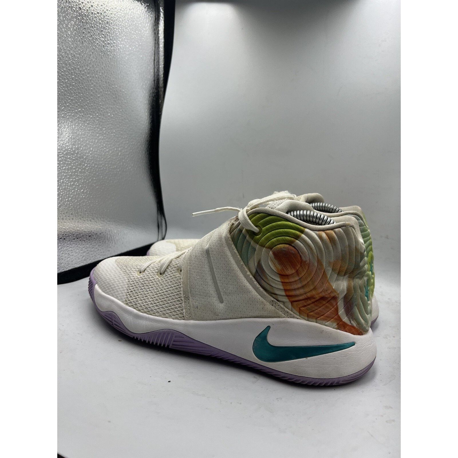 Nike Nike Kyrie 2 GS Easter White Jade Lilac Spring Mens 7Y Size US 7 / EU 40 - 3 Thumbnail