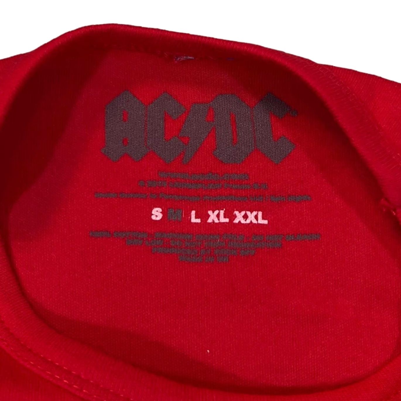 Logo 7 AC/DC Distressed Style Logo Spellout Hard Rock Band Graphic T-Shirt Women's M Red Shirt Graphic Logo Front 9527 Size M / US 6-8 / IT 42-44 - 4 Thumbnail
