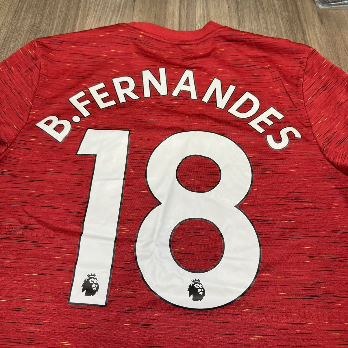 Adidas Manchester united 20/21 home shirt #18 B.Fernades Size US M / EU 48-50 / 2 - 4 Thumbnail