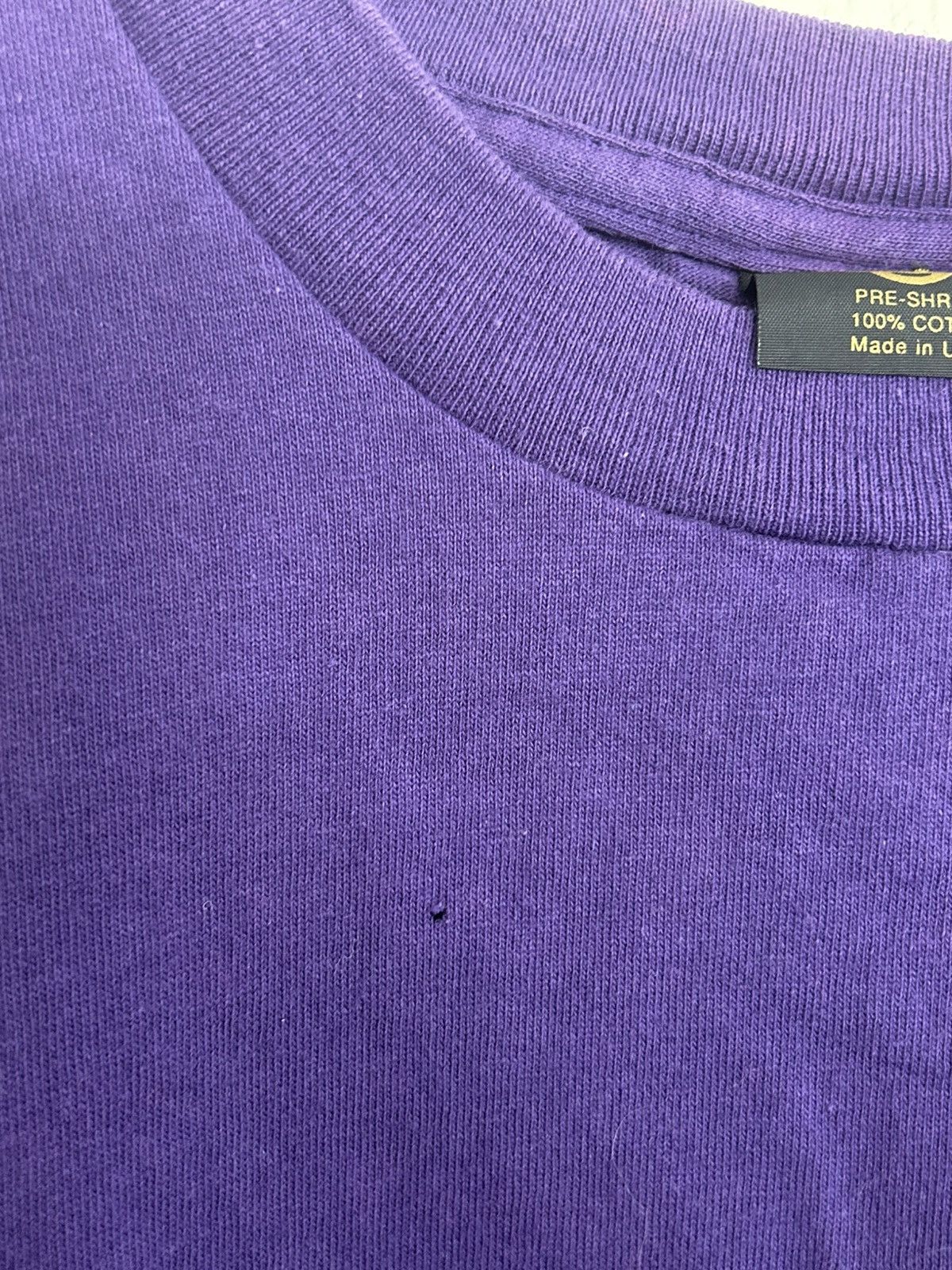 Vintage 1995 Road Runner Bust Threw Graphic Purple T-shirt Size US L / EU 52-54 / 3 - 7 Thumbnail
