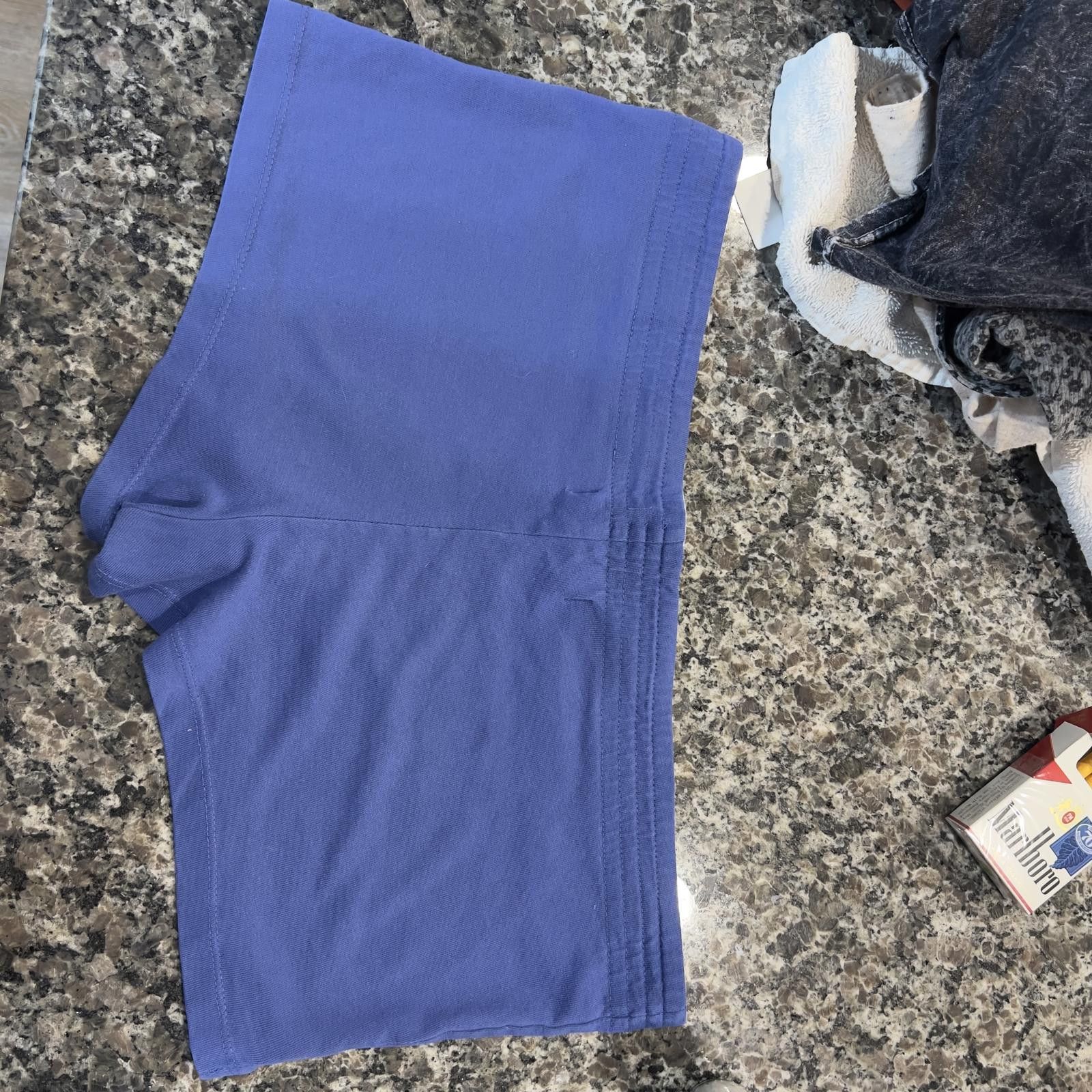 Old Navy Old Navy Women's Blue Casual Shorts Size 6 Size 28" / US 6 / IT 42 - 2 Thumbnail