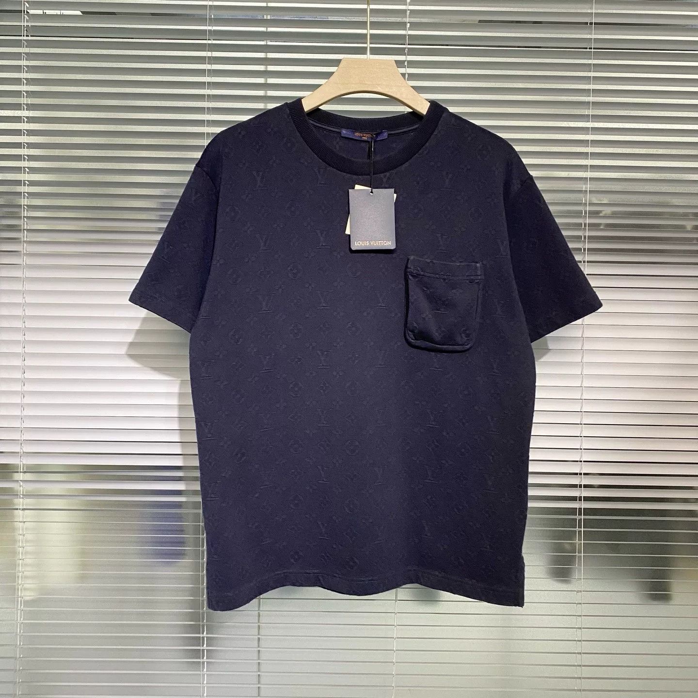 Louis Vuitton LV Short Sleeve T-Shirt M Size US M / EU 48-50 / 2 - 1 Thumbnail