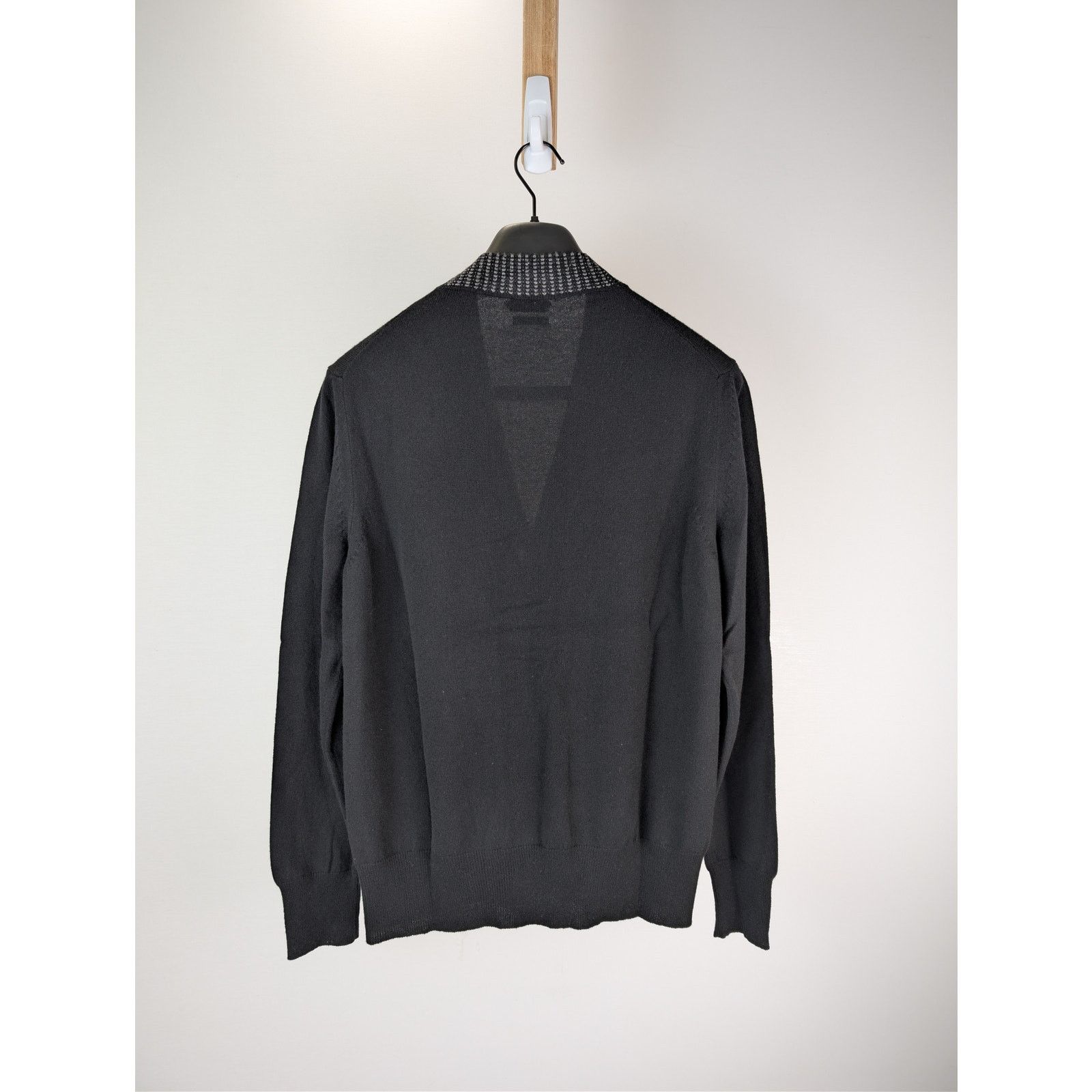 Tom Ford o1rshd1 Knitwear V-Neck Cardigan Sweater in Black Size US M / EU 48-50 / 2 - 16 Thumbnail