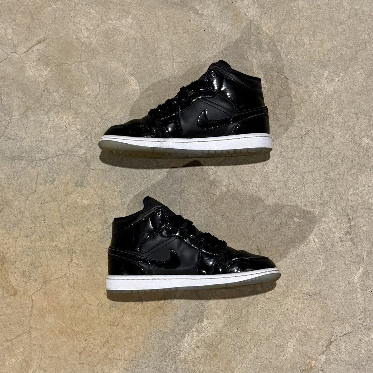 Jordan Brand Air Jordan 1 Mid SE Space Jam 2023 US 7.5 Size US 7.5 / EU 40-41 - 4 Thumbnail