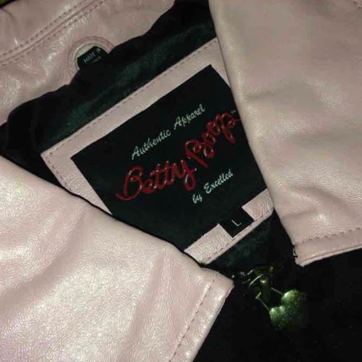 Vintage Authentic Betty Boop Leather Jacket Pink Size L Women USED Japan Size L / US 10 / IT 46 - 4 Thumbnail