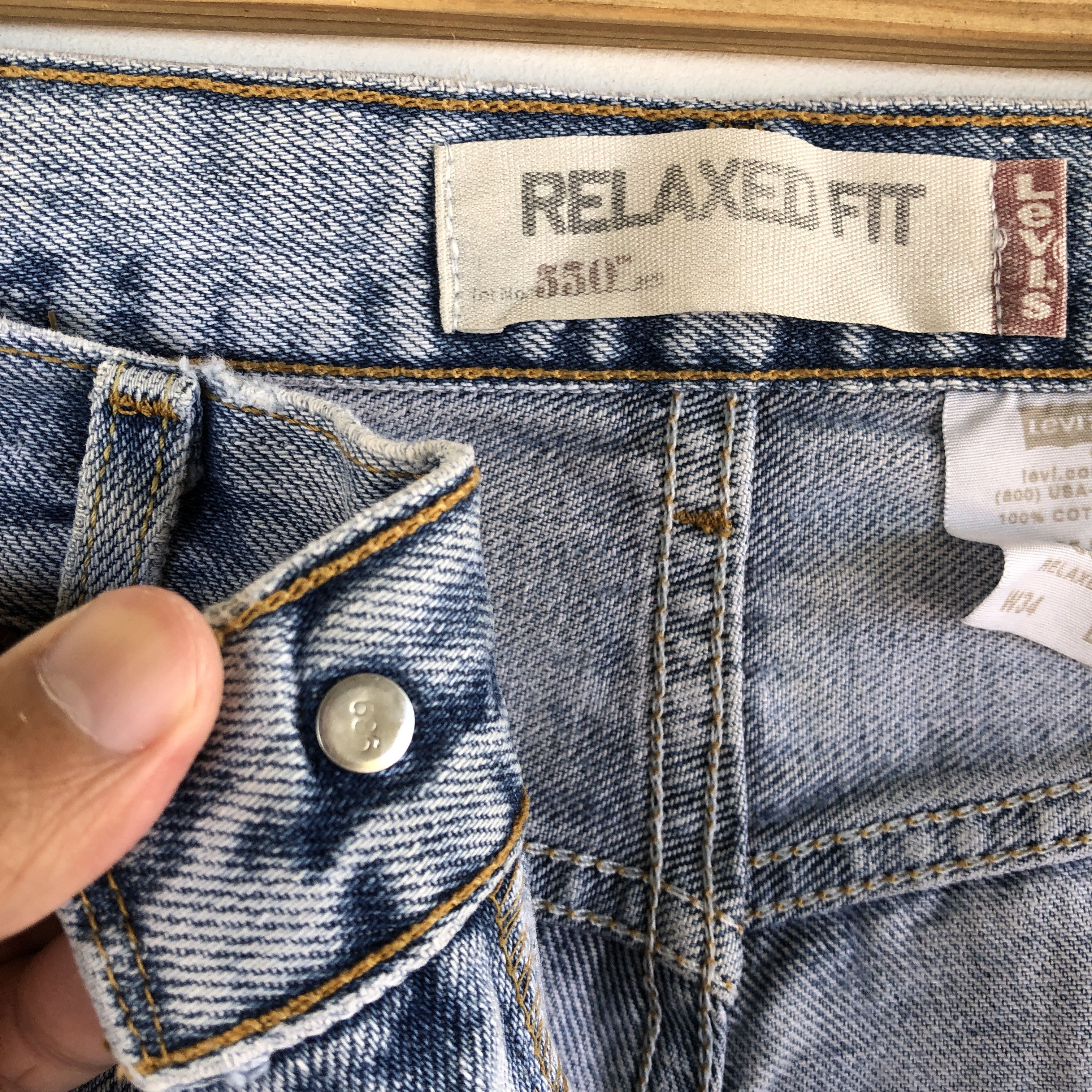 Levi's Vintage Levis 550 Sunfaded Jeans Light Wash Distressed Denim Size US 32 / EU 48 - 8 Thumbnail