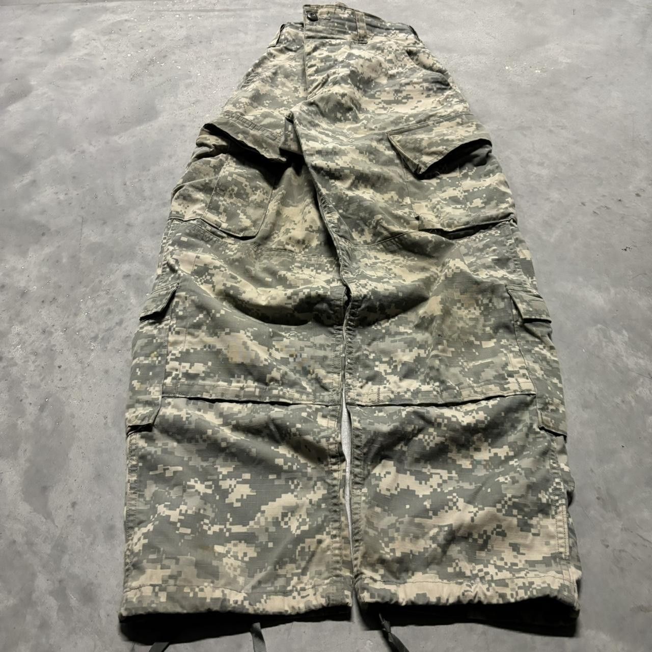 Japanese Brand × Vintage Crazy Vintage Y2K/2000s Military Army Camo Skater Cargo Pants! Size US 27 - 3 Thumbnail