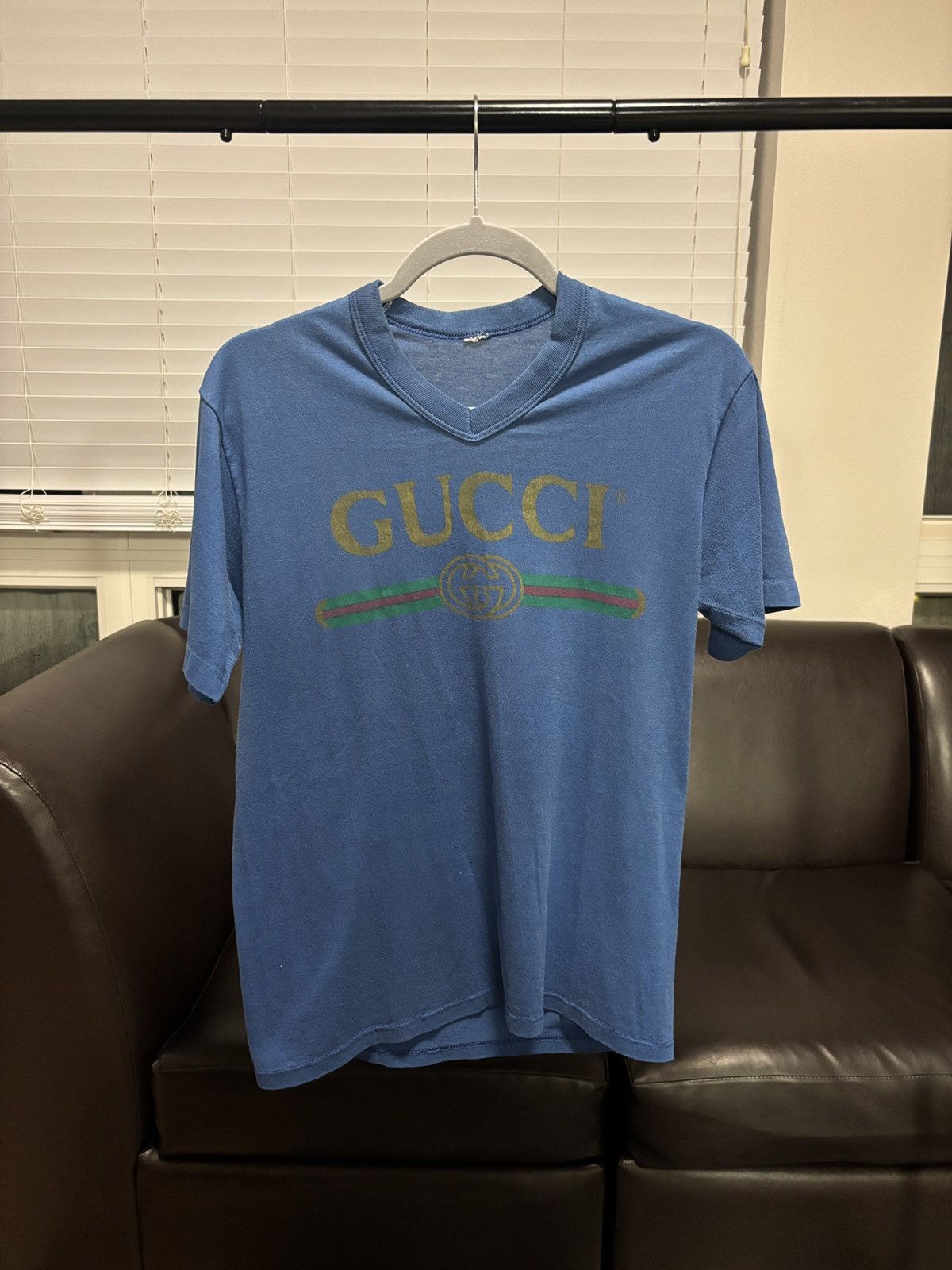 Vintage 80-90s gucci blue v-neck old money shirt