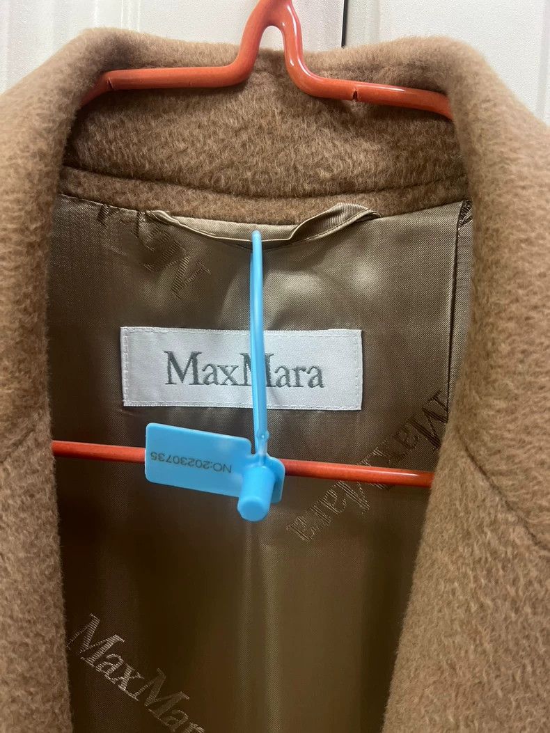 Max Mara Max Mara Coat Camel hair double-breasted coat Size M / US 6-8 / IT 42-44 - 3 Thumbnail