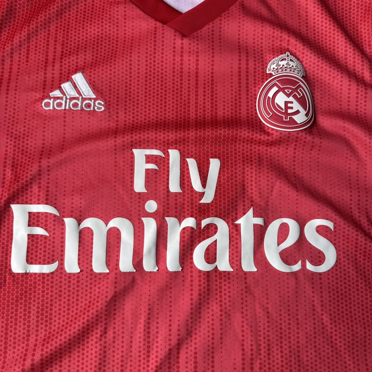 Adidas Adidas Jersey Real Madrid 2018-19 3rd Kit Red Size US S / EU 44-46 / 1 - 17 Thumbnail
