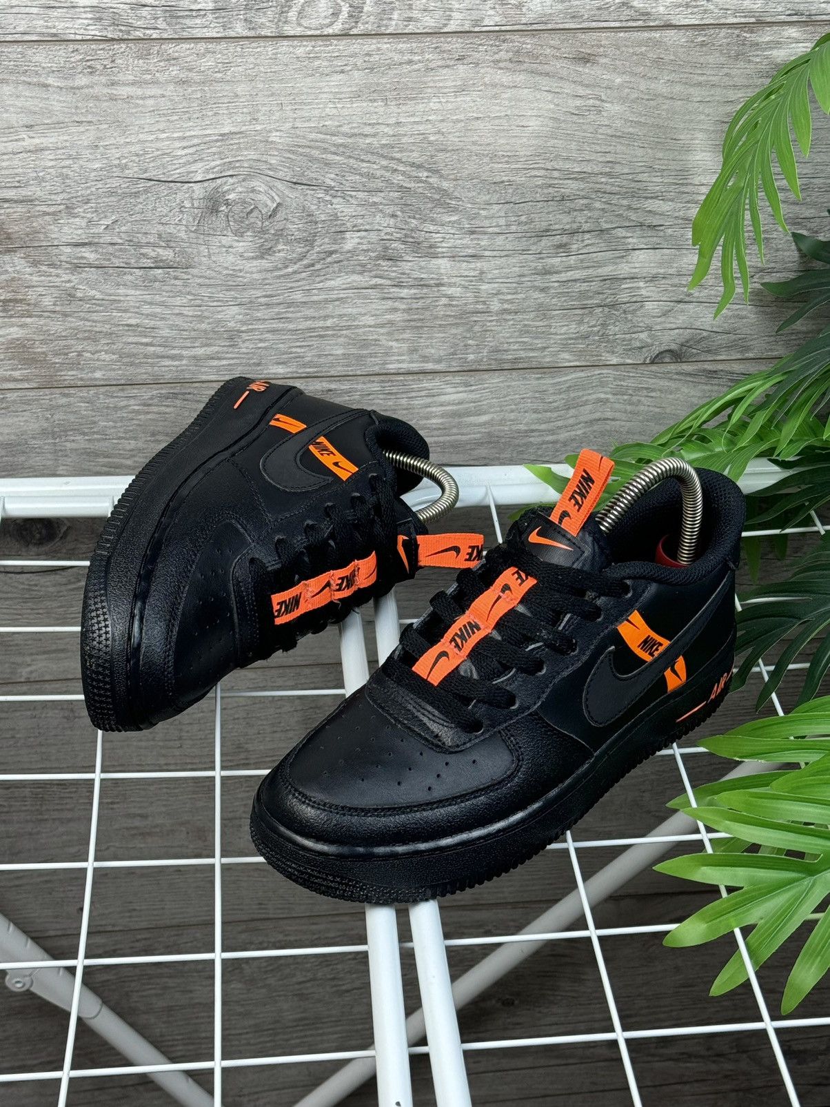 Nike NIKE AIR FORCE 1 LOW LV8 WORLDWIDE BLACK ORANGE СТ4683-001 Size US 8 / IT 38 - 10 Thumbnail