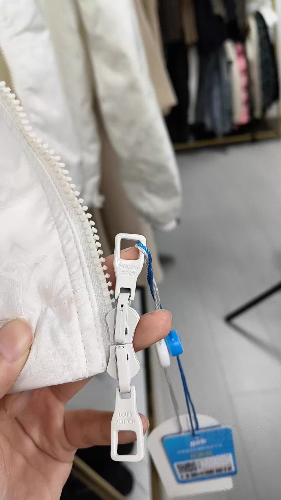 Louis Vuitton LV white shell jacket 46 Size US S / EU 44-46 / 1 - 4 Thumbnail