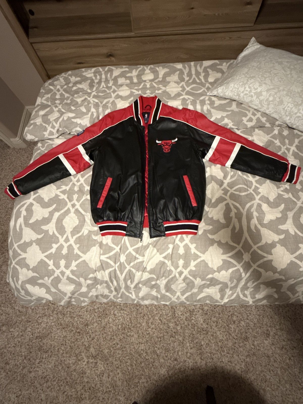 G-III G-III Chicago Bulls Leather Jacket Size US XL / EU 56 / 4 - 1 Thumbnail