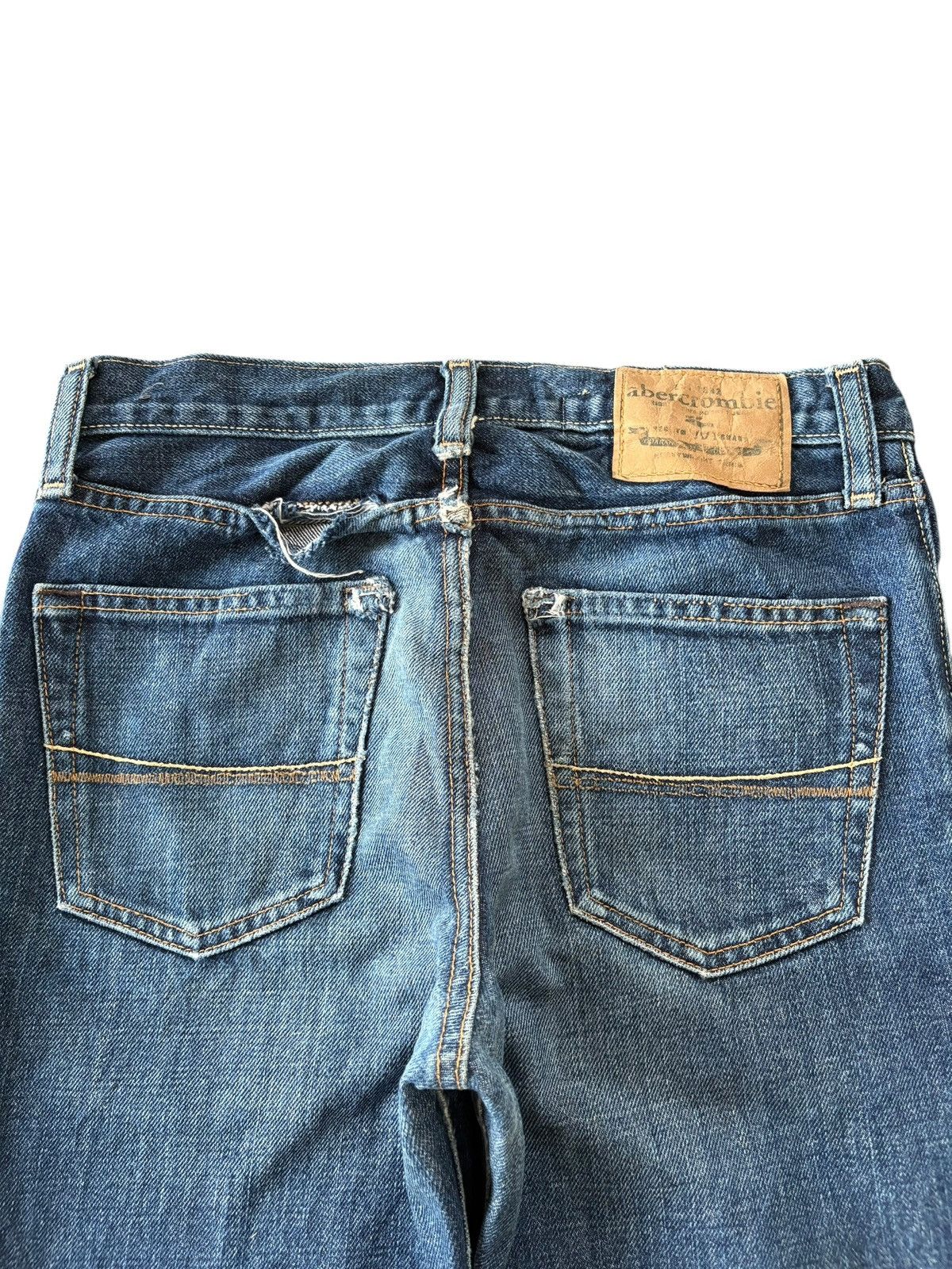 Abercrombie & Fitch Vintage Abercrombie Blue Wash Distress Flare Jeans Size 28" / US 6 / IT 42 - 4 Thumbnail