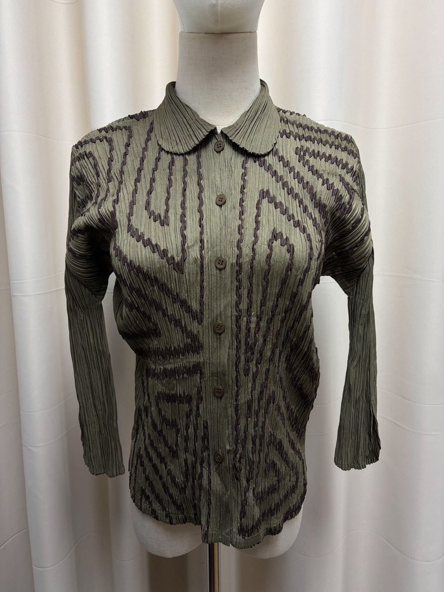 Pleats Please Issey Miyake Pleats Please ISSEY MIYAKE Pleated Shirt Size L / US 10 / IT 46 - 1 Thumbnail