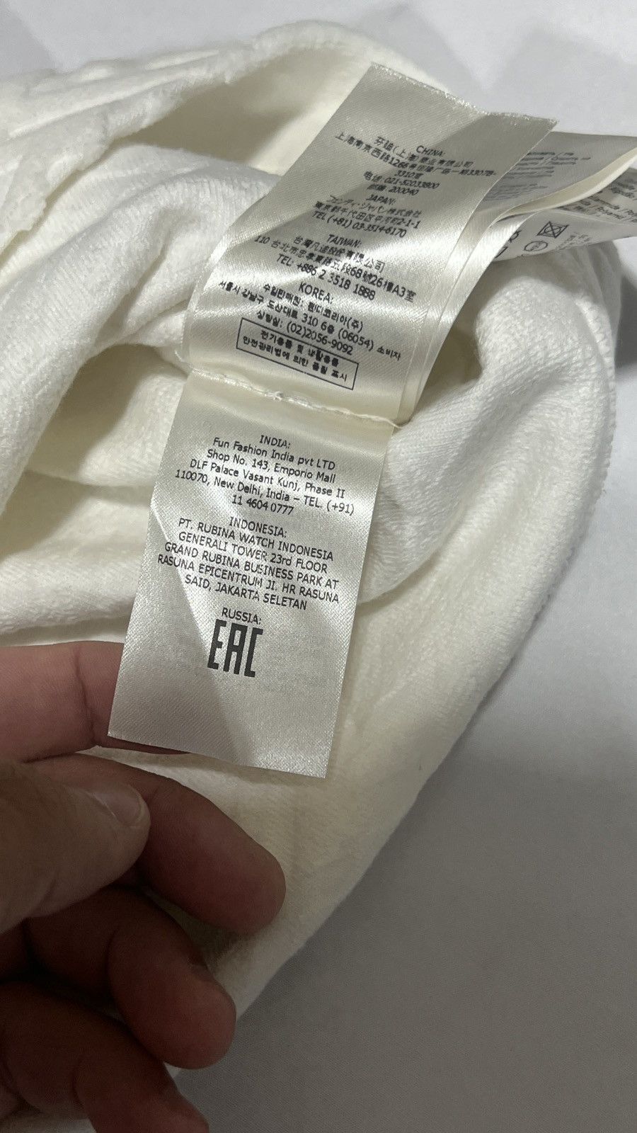 Fendi Fendi Monogram Towel White Tee Size US L / EU 52-54 / 3 - 10 Thumbnail