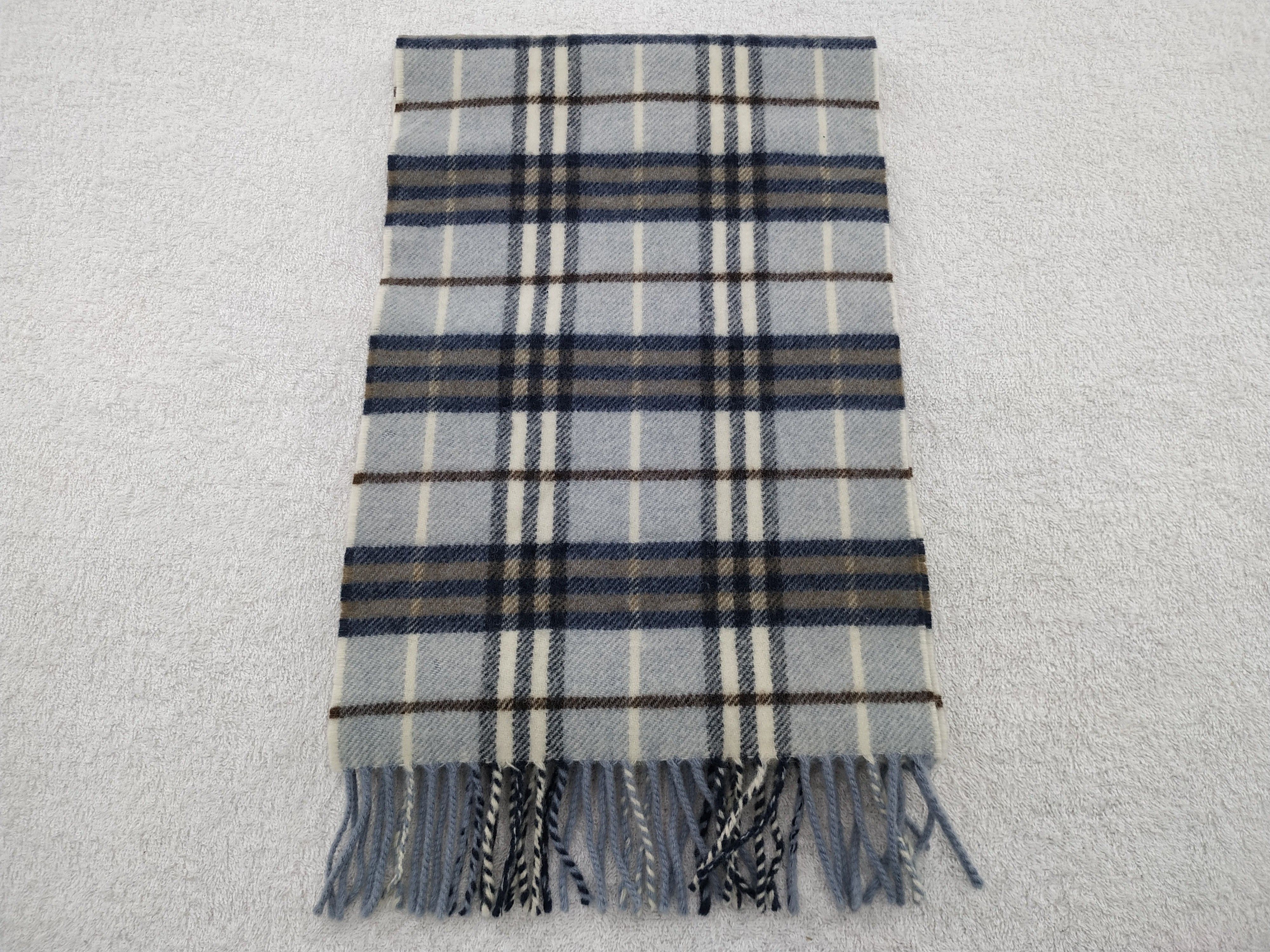 Burberry Vintage Burberry Scarf/Muffler/Neckwear MF307 Size ONE SIZE - 1 Thumbnail