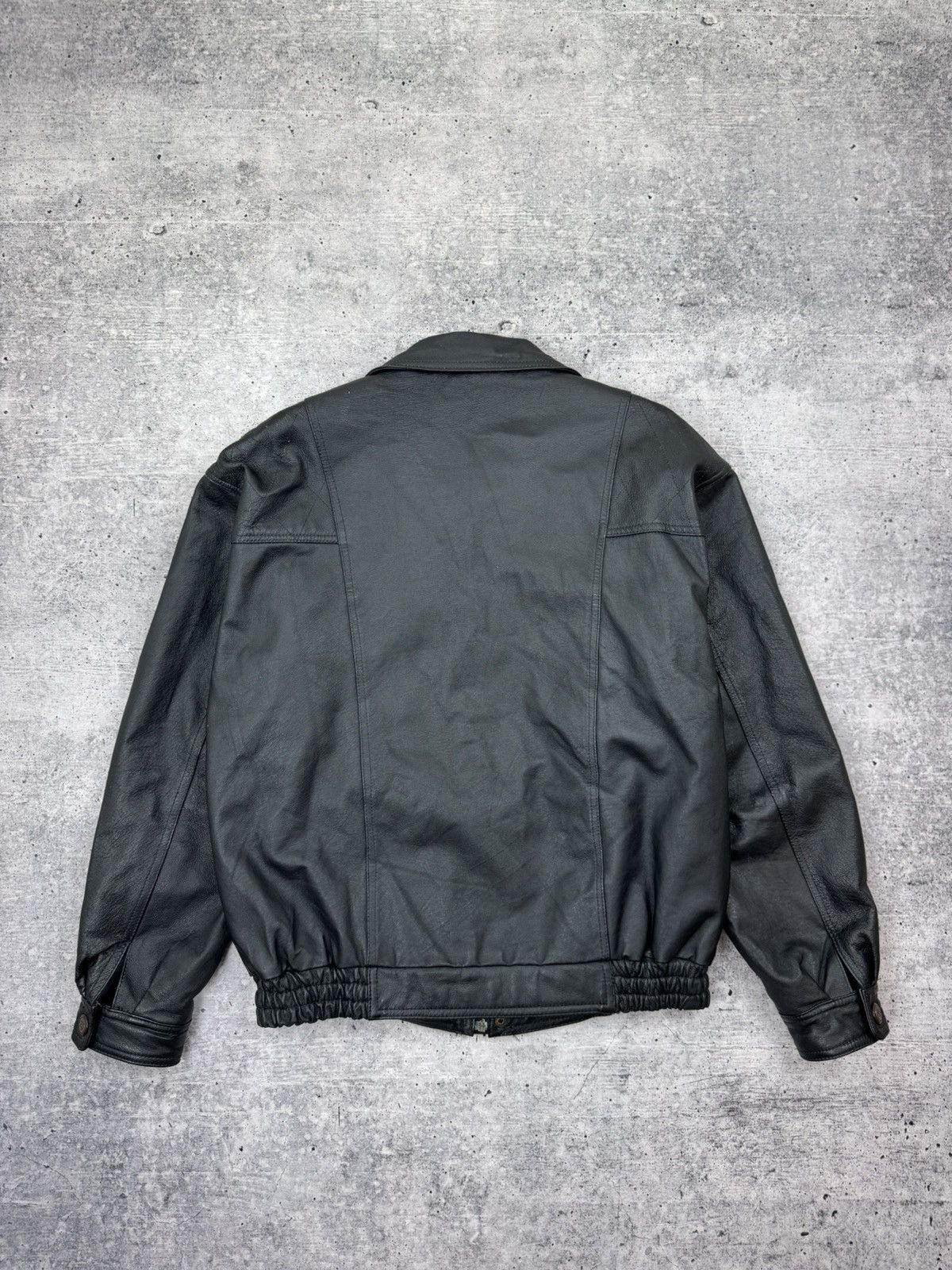 Vintage Vintage Genuine Leather Classic Bomber Leather Jacket Size L Size US L / EU 52-54 / 3 - 13 Thumbnail