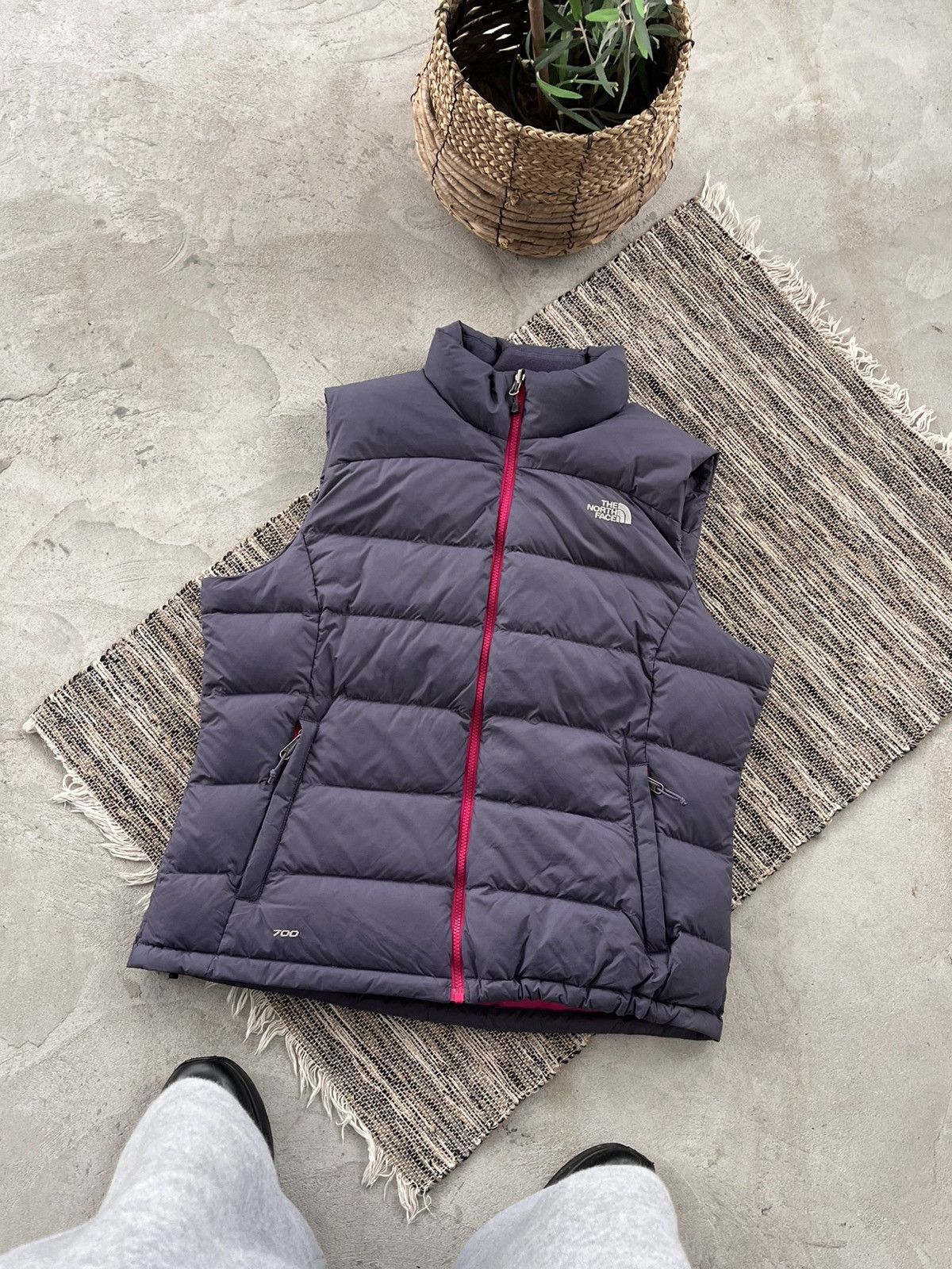 The North Face Vintage The North Face 700 Blue Pink Outdoor Puffer Vest Size XL / US 12-14 / IT 48-50 - 1 Thumbnail