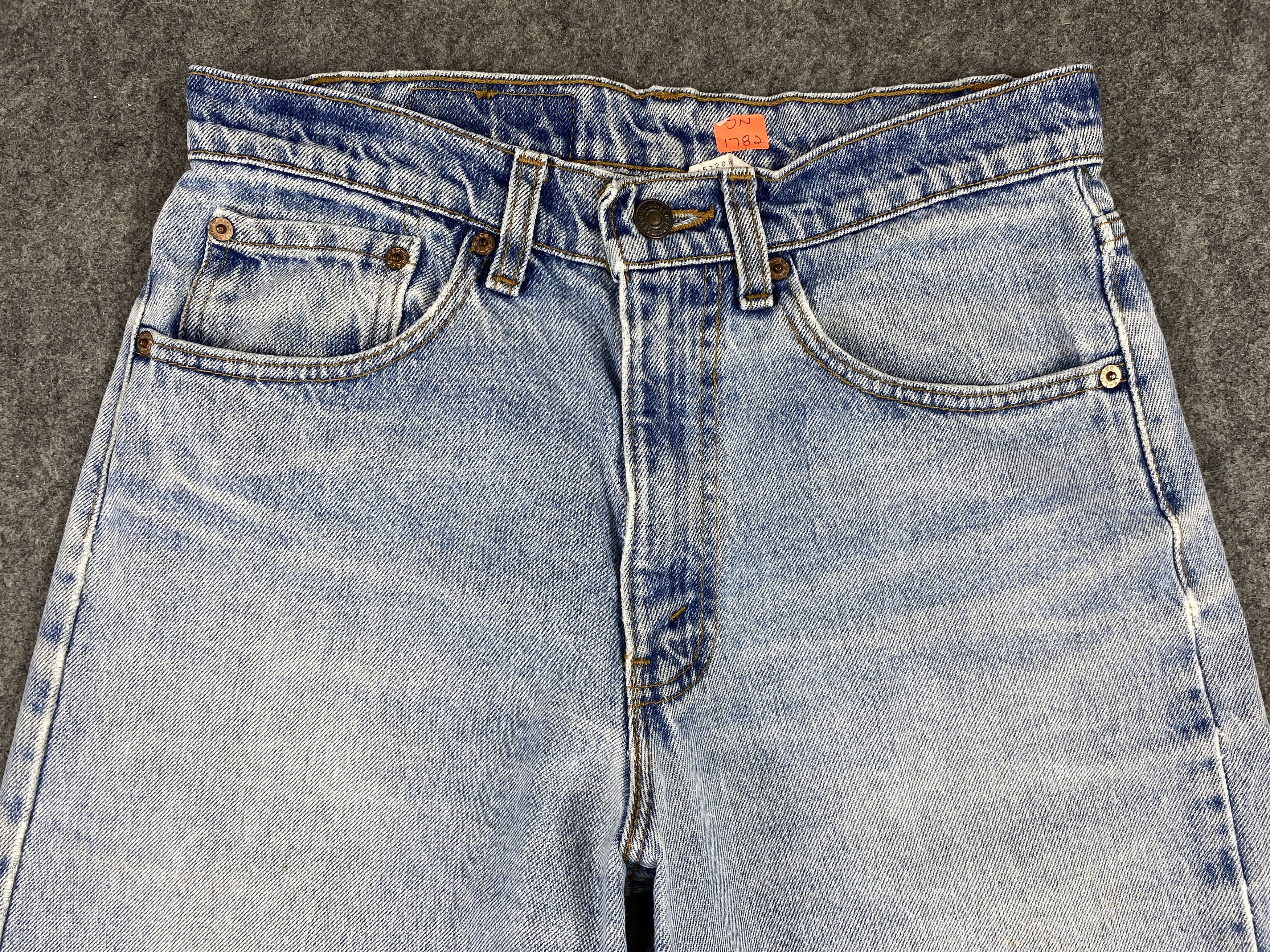 Japanese Brand 90's Light Blue Wash Vintage Levi's 550 USA 28x29.5 -JN1782 Size US 28 / EU 44 - 3 Thumbnail