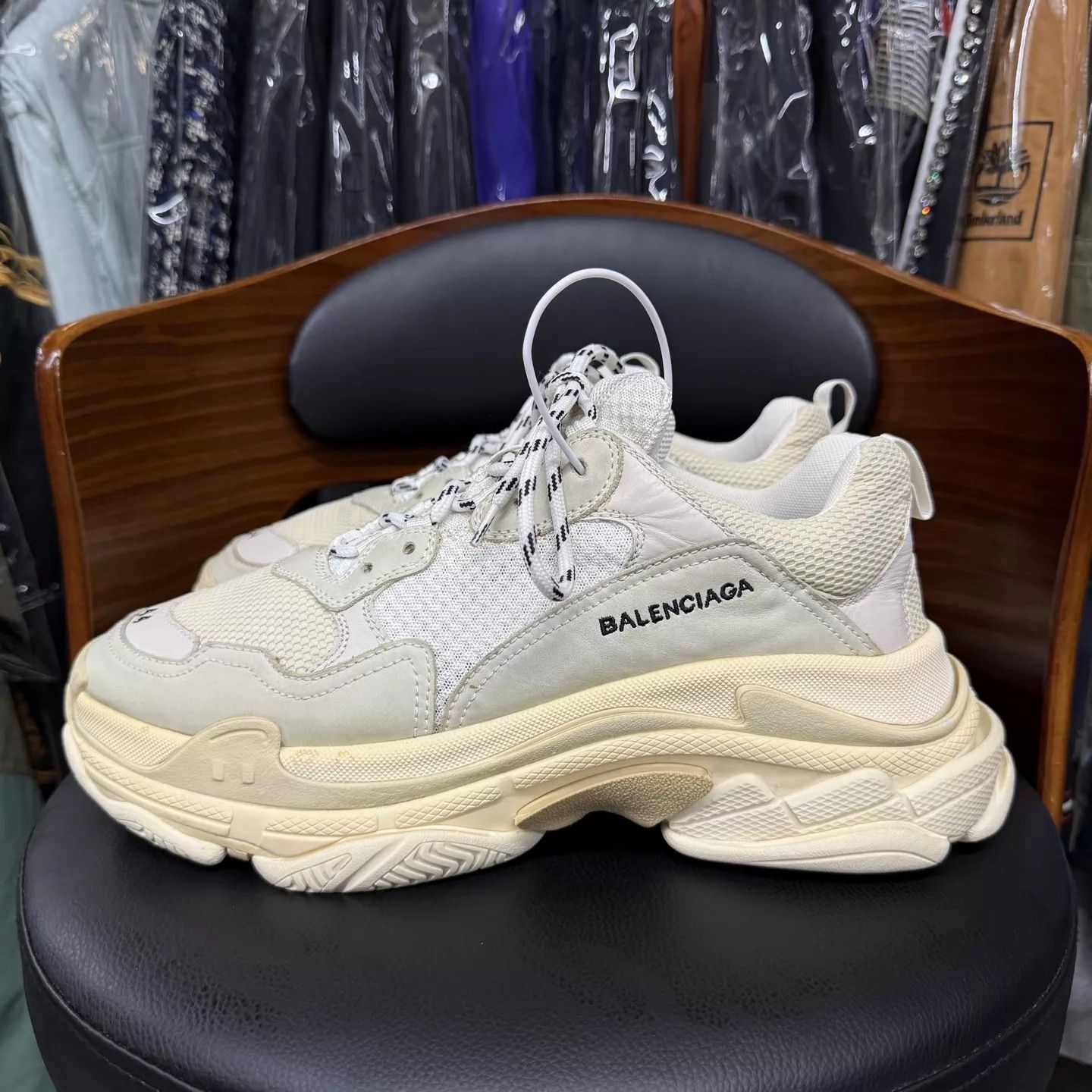 Balenciaga Balenciaga Triples OG White 44 EU Lightly Used Excellent Size US 11 / EU 44 - 6 Thumbnail