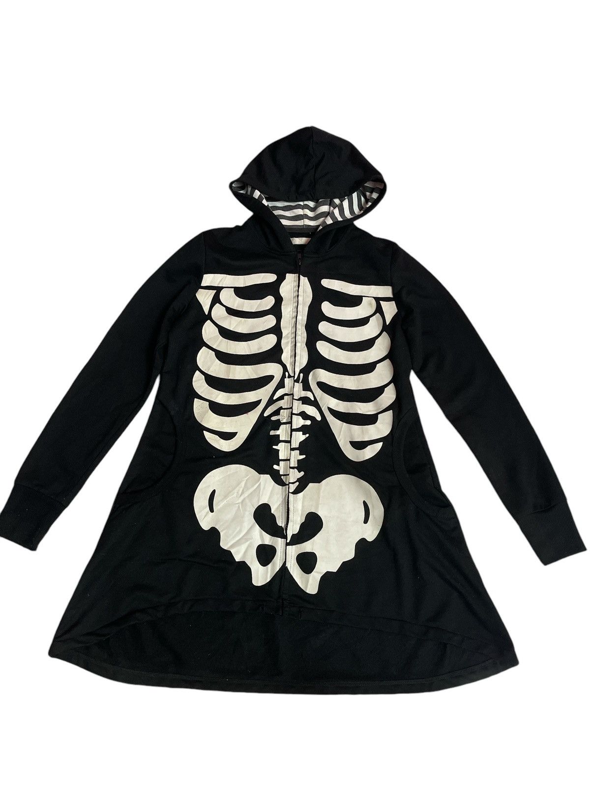 Hooded skeleton offers Rag