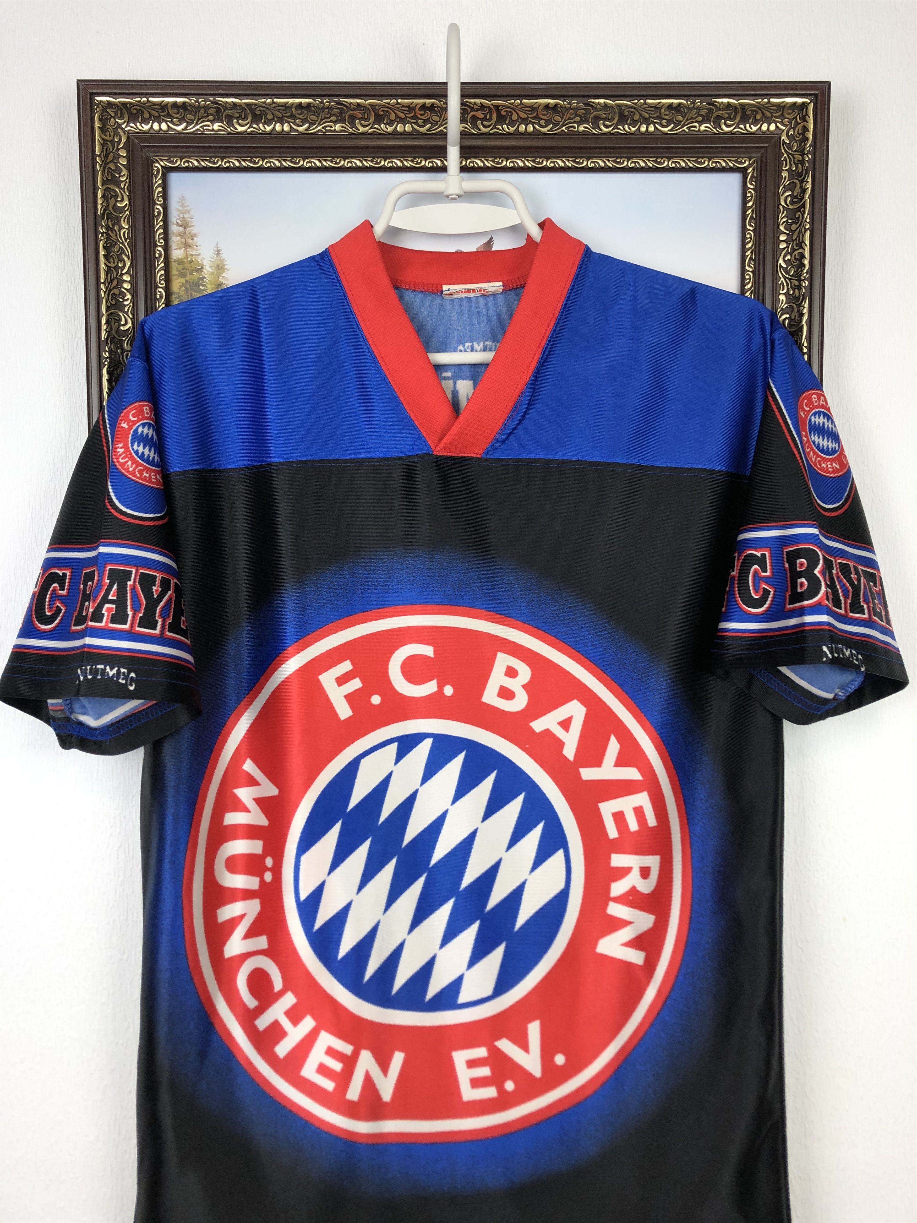 Nutmeg Vintage Nutmeg Bayern Munich Football Shirt Over Print Size US S / EU 44-46 / 1 - 2 Thumbnail