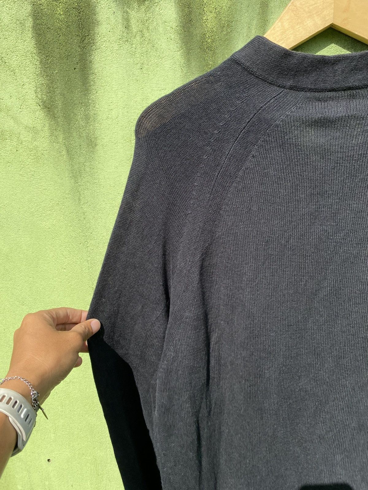 Calvin Klein Calvin Klein Long Sleeve V Neck Minimalist Knit Sweater Size US L / EU 52-54 / 3 - 10 Thumbnail