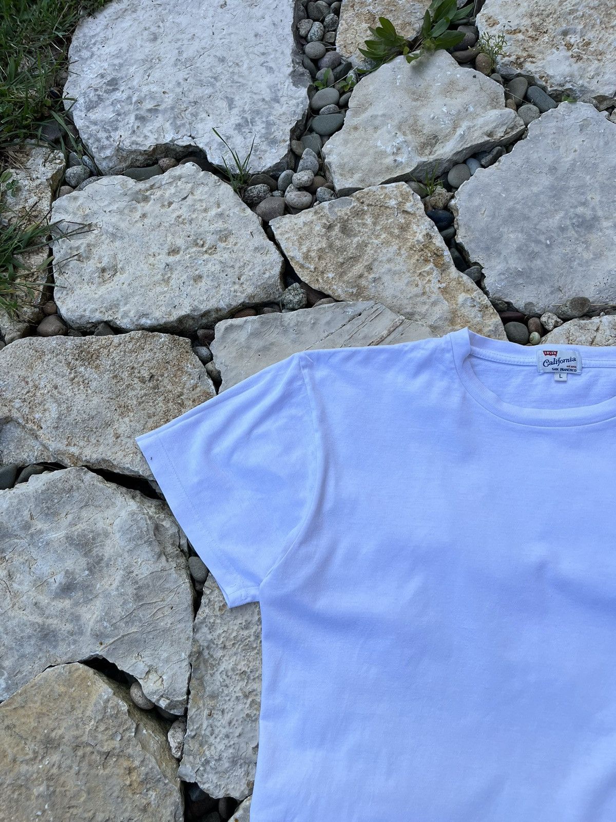 Levi's × Levi's Vintage Clothing × Vintage Levi’s vintage y2k basic distressed tee t-shirt cropped Size US M / EU 48-50 / 2 - 7 Thumbnail
