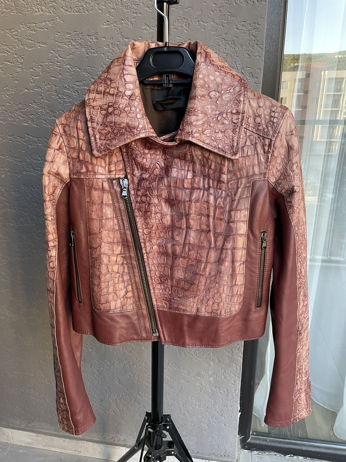 Designer × Diesel Vintage y2k women lather cropped jacket DIESEL Size XS / US 0-2 / IT 36-38 - 1 Thumbnail