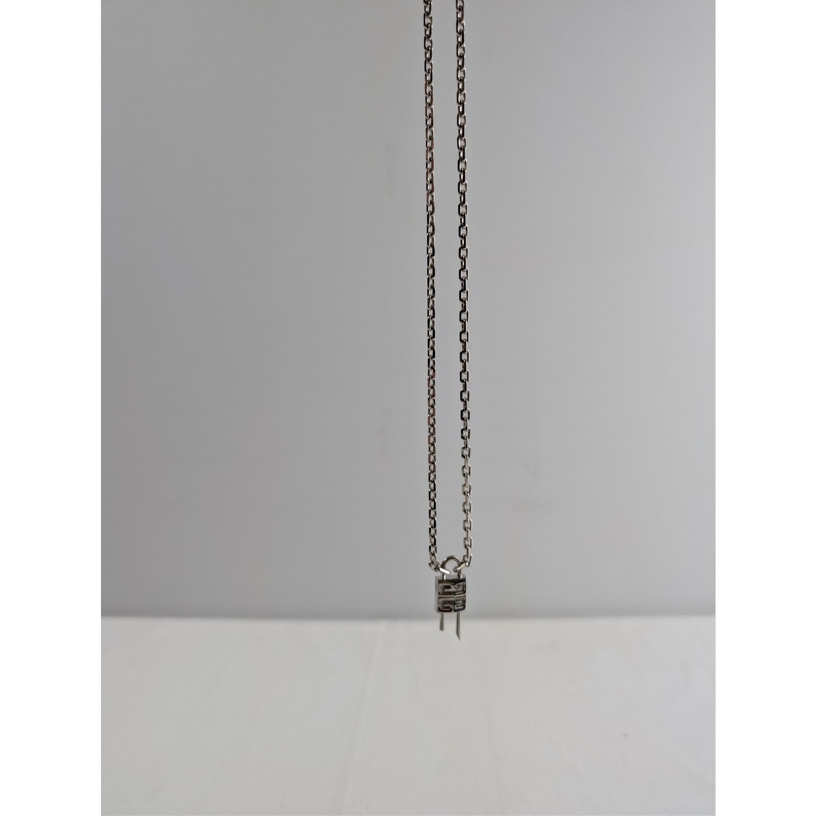Givenchy o1rshd1 Size: OS / Lock Necklace in Silver Size ONE SIZE - 10 Thumbnail