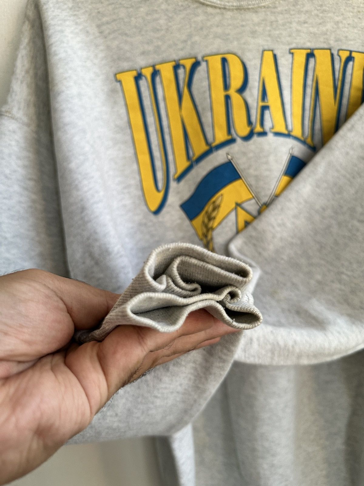 Vintage vintage 90s UKRAINE souvenir sweatshirts crewneck Size US XL / EU 56 / 4 - 9 Thumbnail