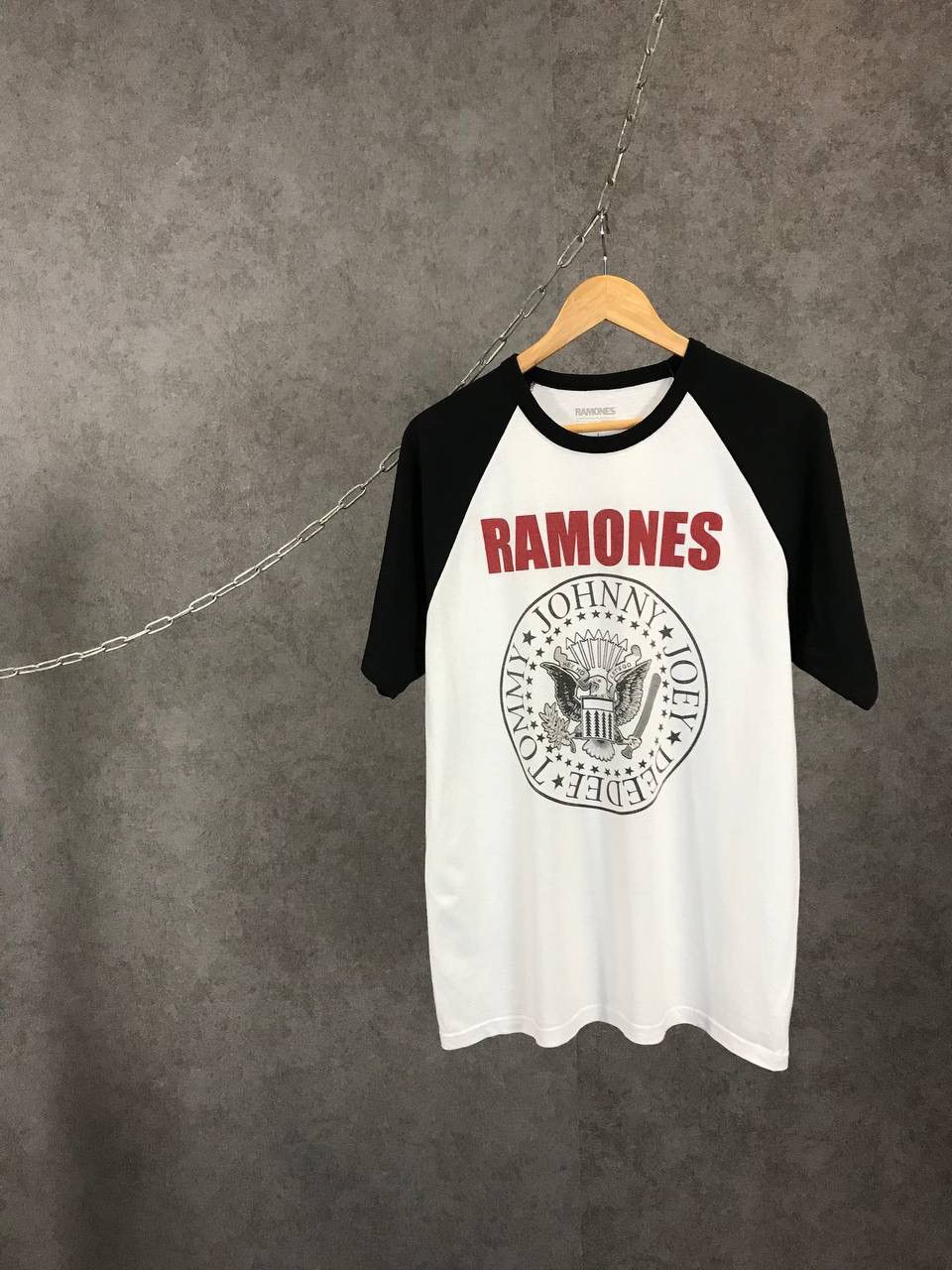 Band Tees Ramones rock band big logo tee Size US L / EU 52-54 / 3 - 1 Thumbnail