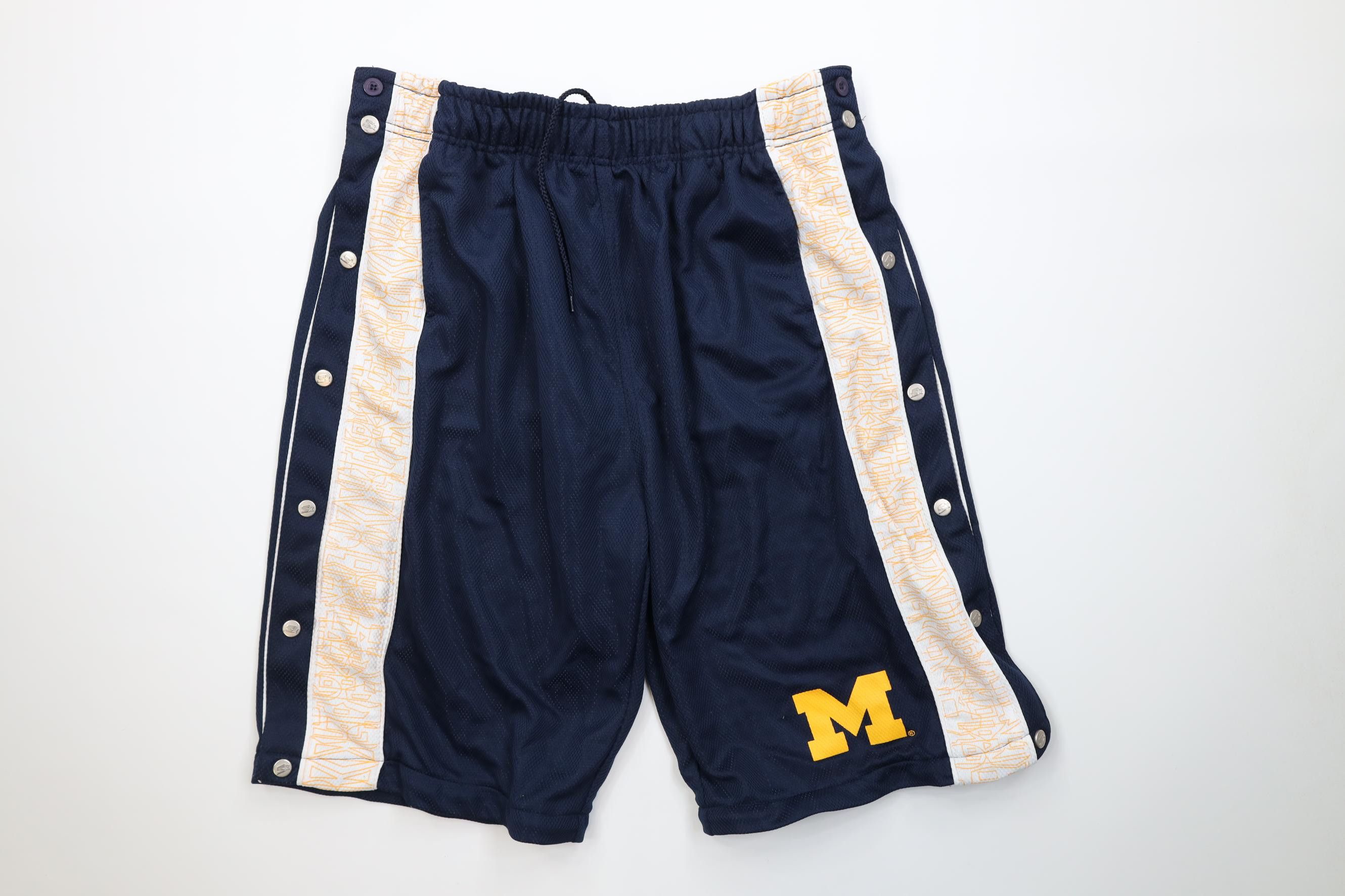 Starter Vintage 90s Starter University of Michigan Basketball Shorts Size US 36 / EU 52 - 1 Thumbnail