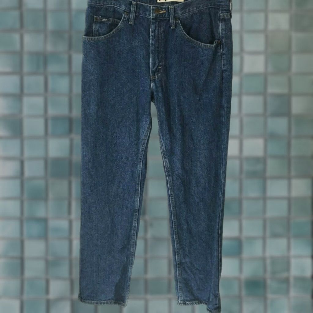 Lee Lee Jeans Men’s Casual Regular Mid Rise Denim Blue Straight 33X32 Size Blue 5-Pocket Belt Loops USA Mens Jeans Size US 34 / EU 50 - 1 Thumbnail