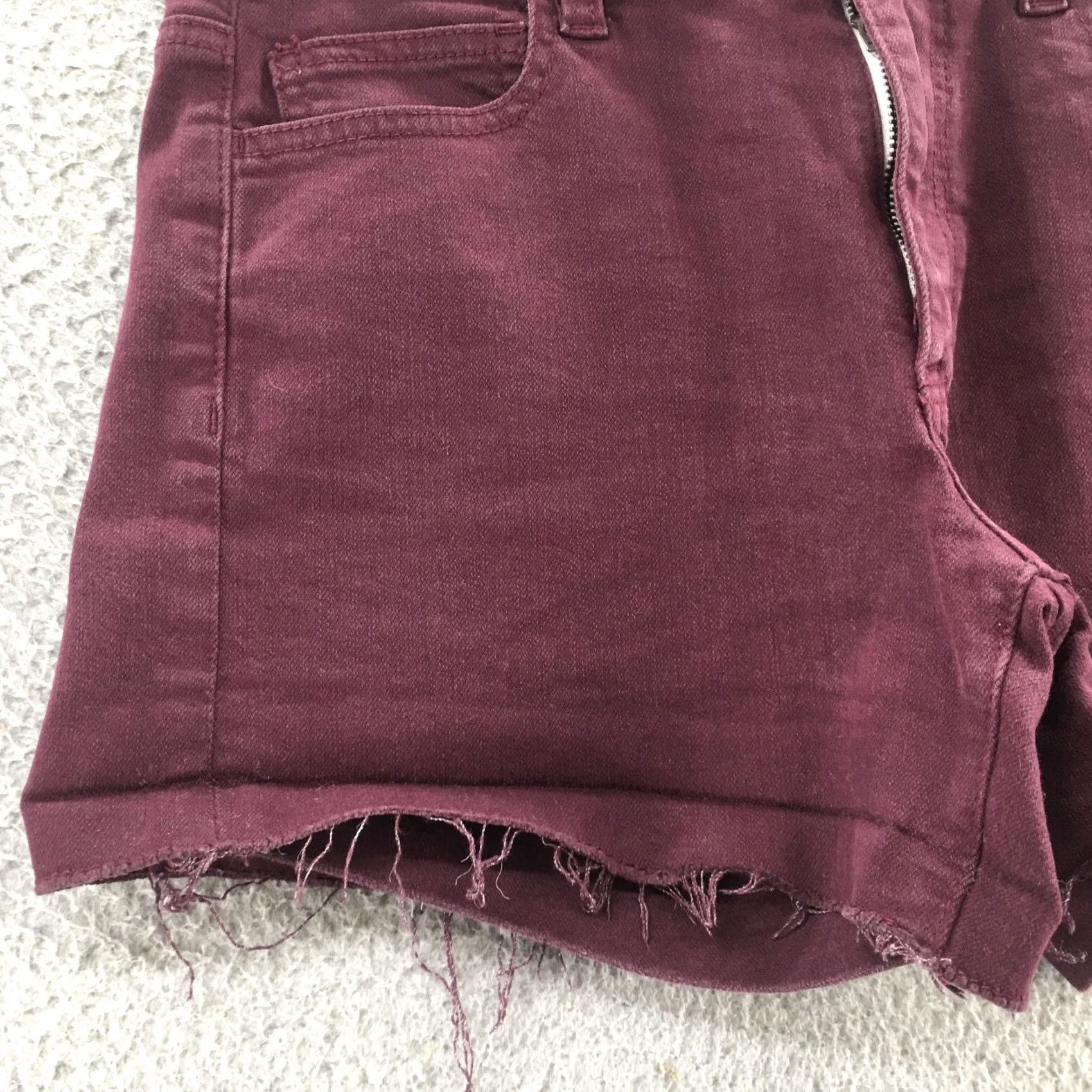 American Eagle Outfitters American Eagle Outfitters Womens 4 Burgundy Zip Cut-Off Shorts Denim Stretch 29x4 Vintage No Jeans Summer Casual Beach Size 27" / US 4 / IT 40 - 6 Thumbnail
