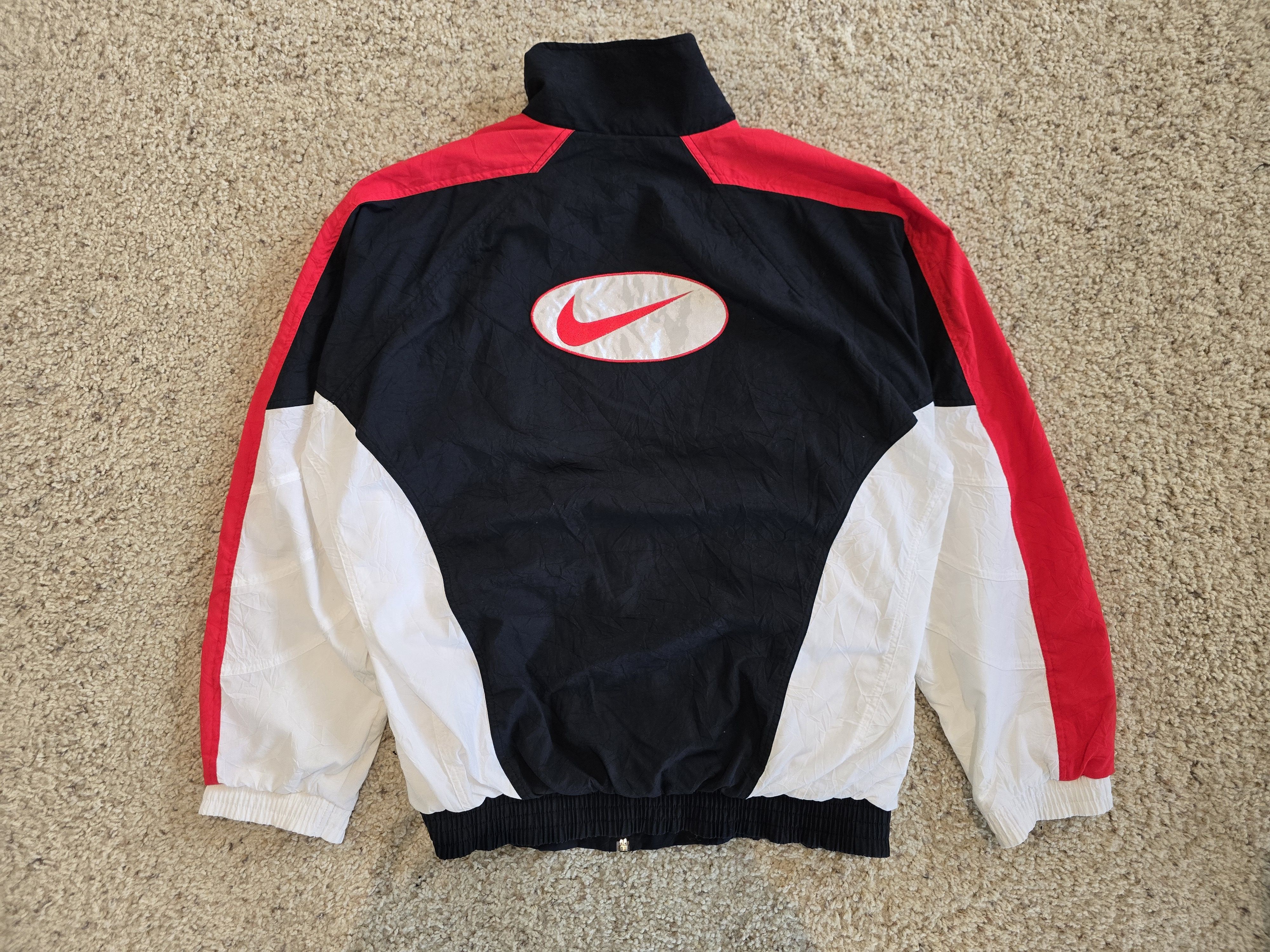 Nike Vintage Nike 90s Nylon Windbreaker Jacket - Size L(Boxy Fit) Size US L / EU 52-54 / 3 - 1 Thumbnail