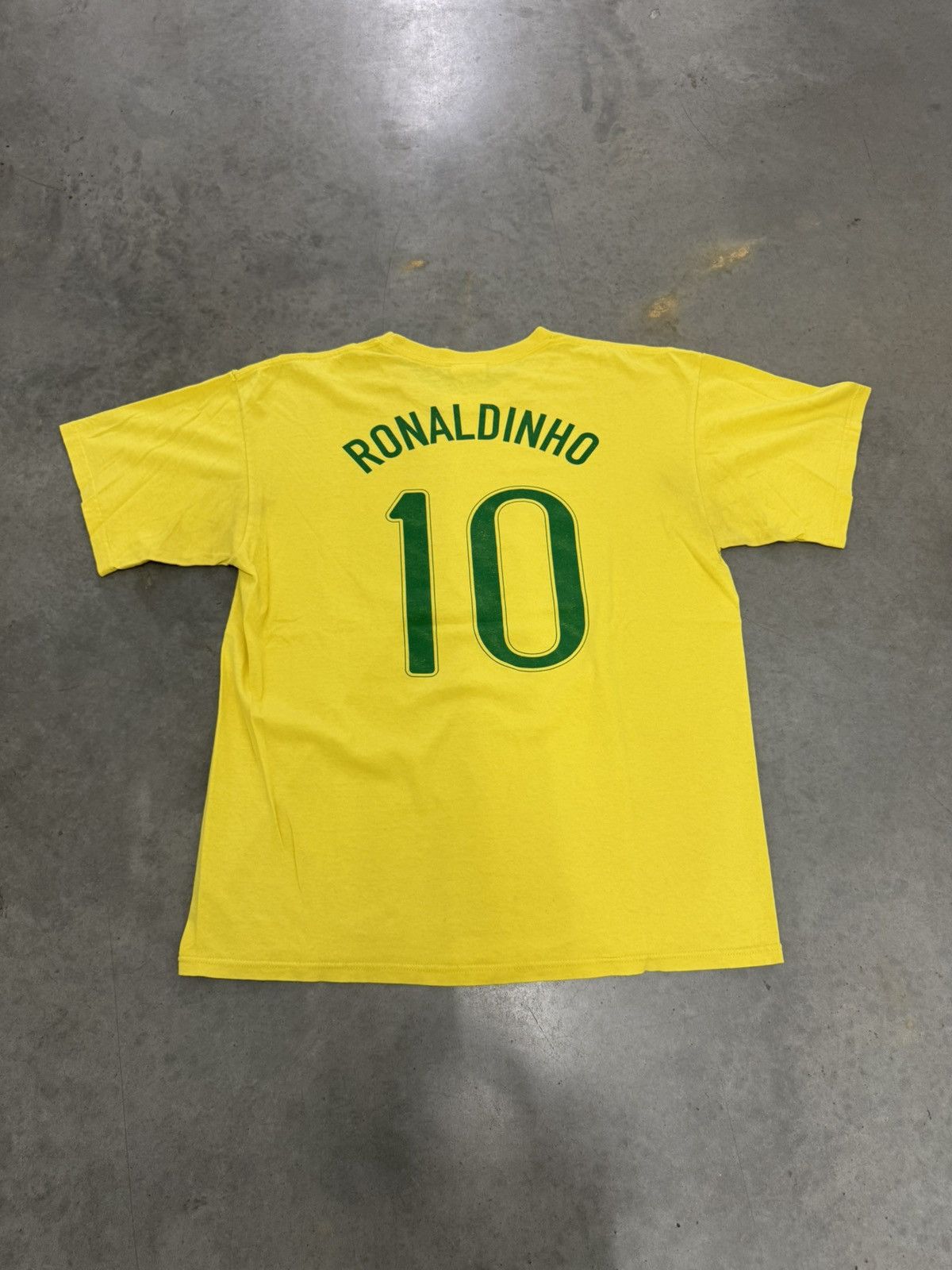 Nike Nike Brazil Ronaldinho #10 Yellow Soccer T Shirt 2000s L Size US L / EU 52-54 / 3 - 2 Thumbnail