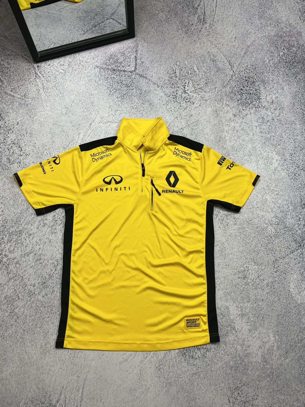 Formula 1 Renault Infinity Racing F1 Formula Uni Polo Shirt Jersey Y2k Size US M / EU 48-50 / 2 - 1 Thumbnail