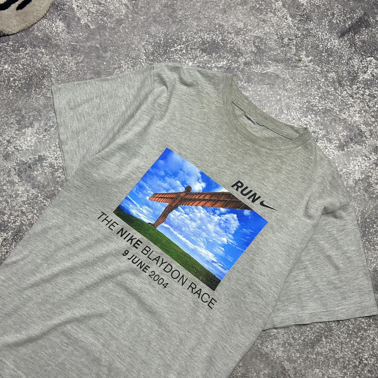 Nike Vintage Nike Run Big Logo 2004 festival tee size L Size US L / EU 52-54 / 3 - 2 Thumbnail