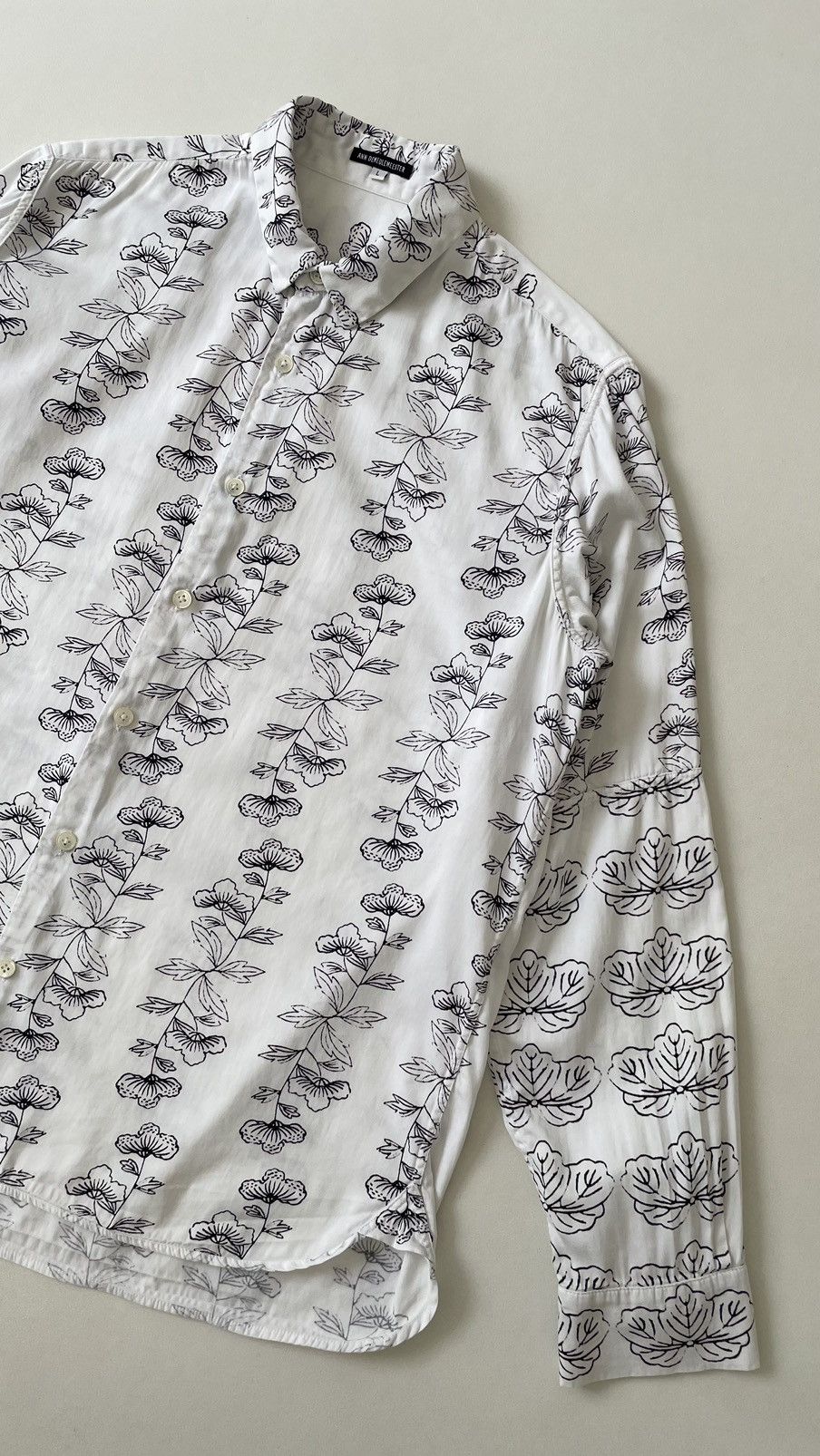 Ann Demeulemeester White Cotton Shirt With Black Flower Print Size US L / EU 52-54 / 3 - 2 Thumbnail