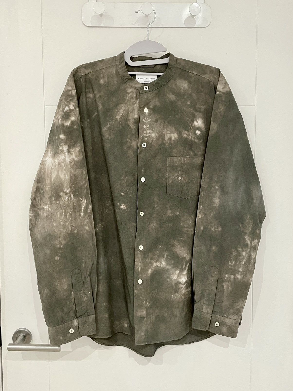 Manual Alphabet Manual Alphabet uneven dyed pattern band collar shirt Size US M / EU 48-50 / 2 - 1 Thumbnail